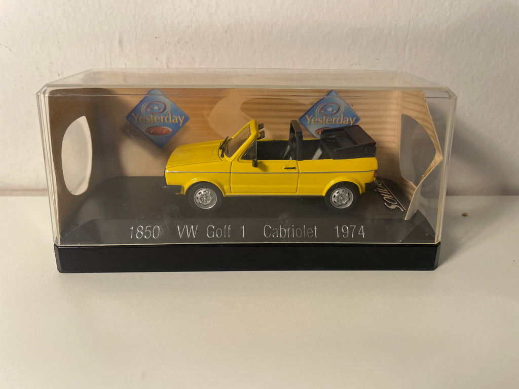 Volkswagen Golf 1 cabriolet żółty z 1974 - Solido referencja 1850