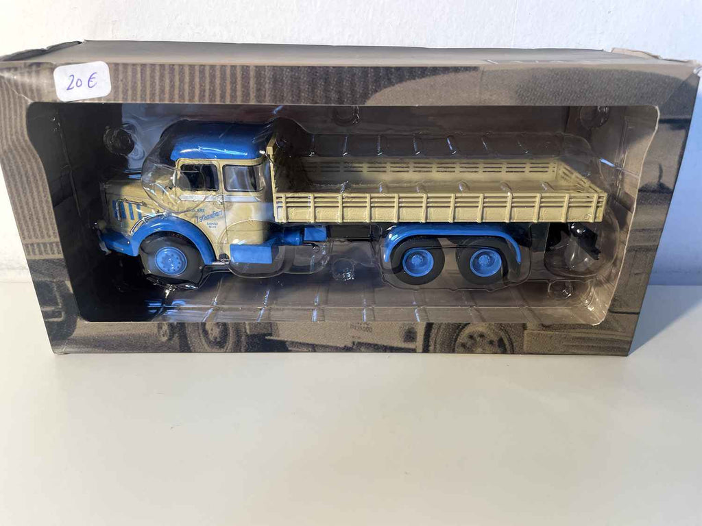 BERNARD 6R 180 beige en blauwe vrachtwagen (vrachtwagen met laadbak)