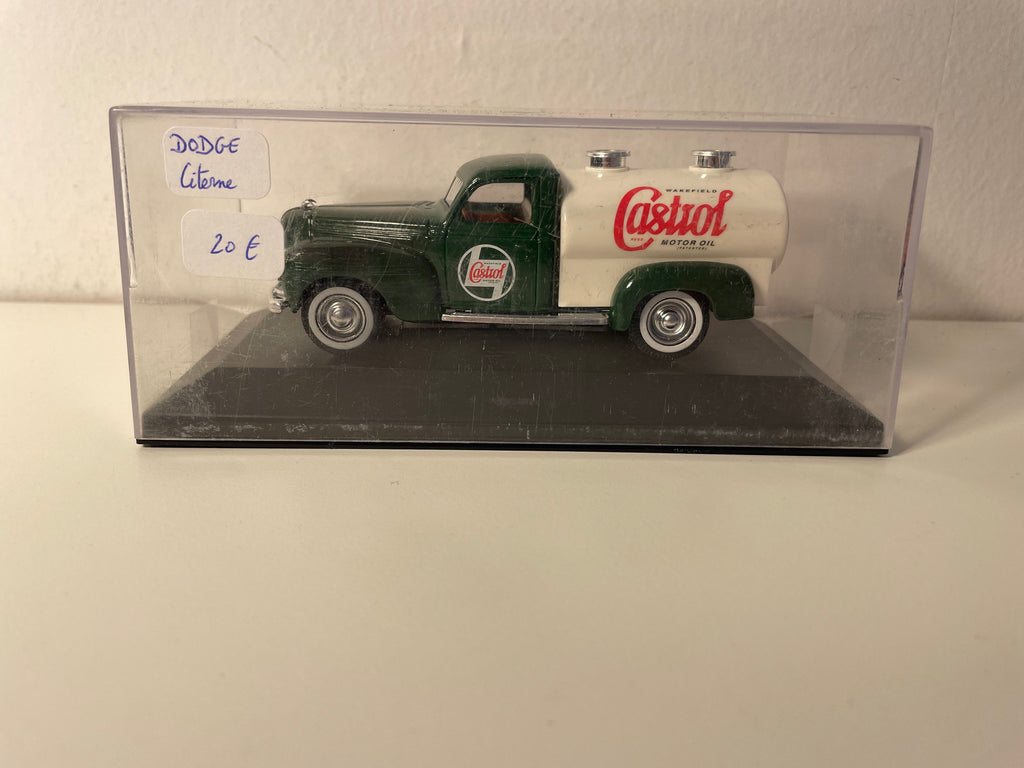 Dodge cisterna verde y tanque blanco CASTROL - Solido