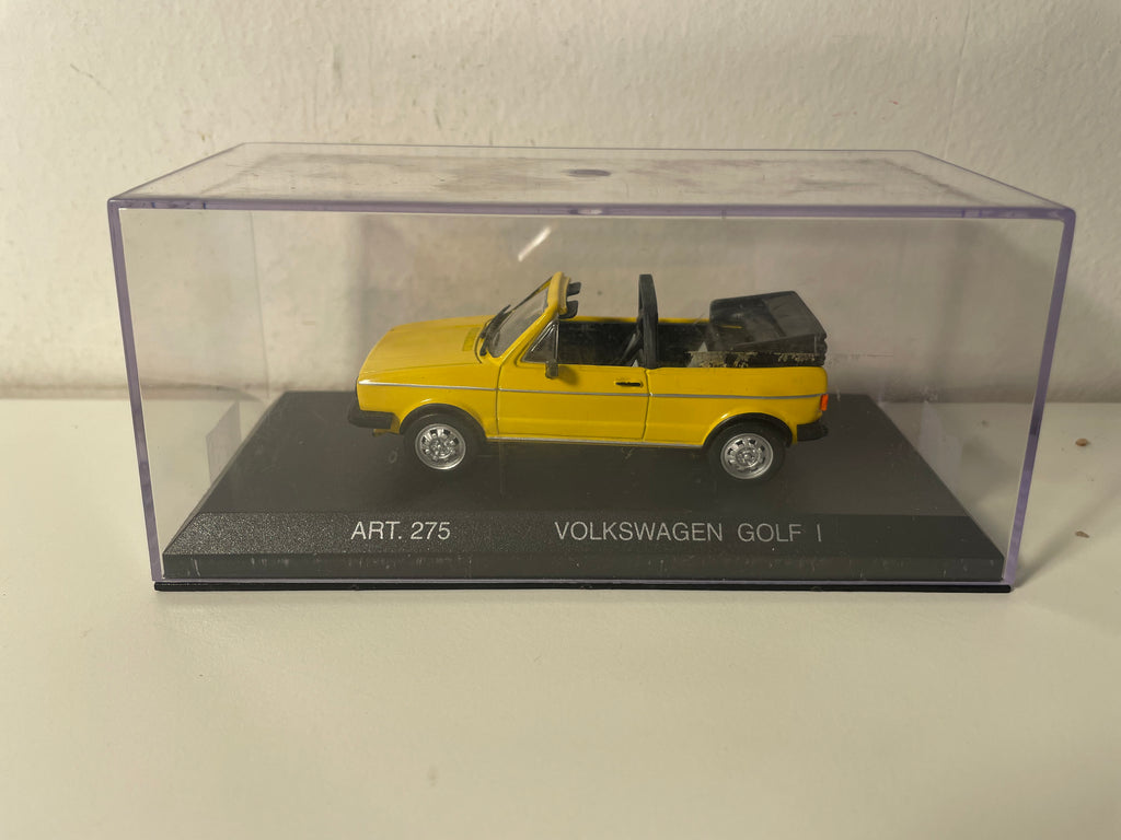 Volkswagen Golf 1 cabriolet żółty z 1974 roku - DETAILCARS N°275