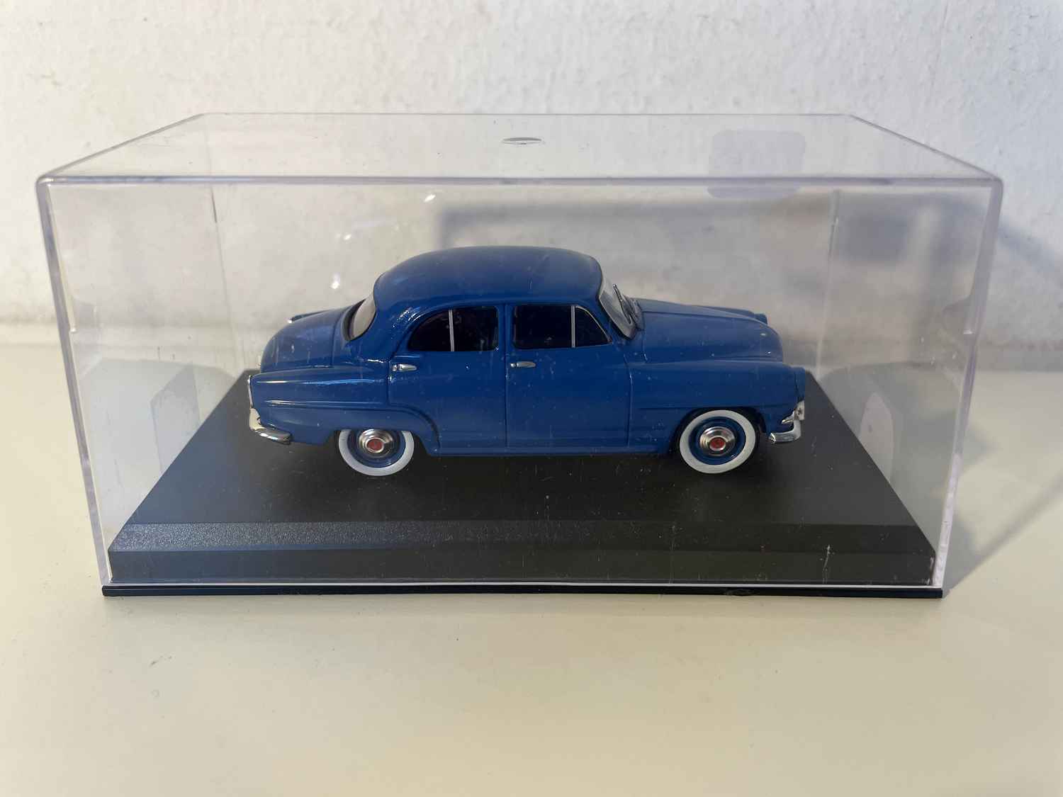 SIMCA Aronde azul de 1955 (Auto Plus)