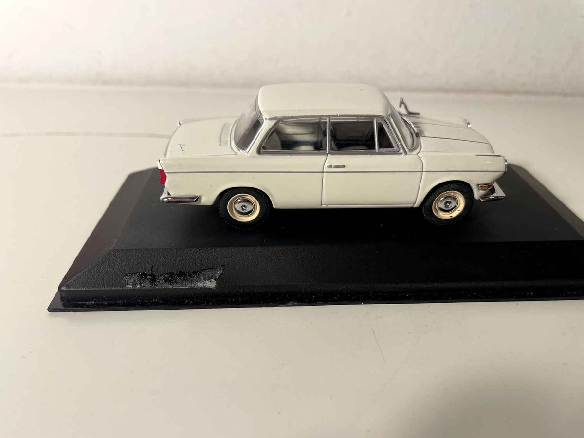 BMW 700 LS wäiss vun 1962 - Minichamps