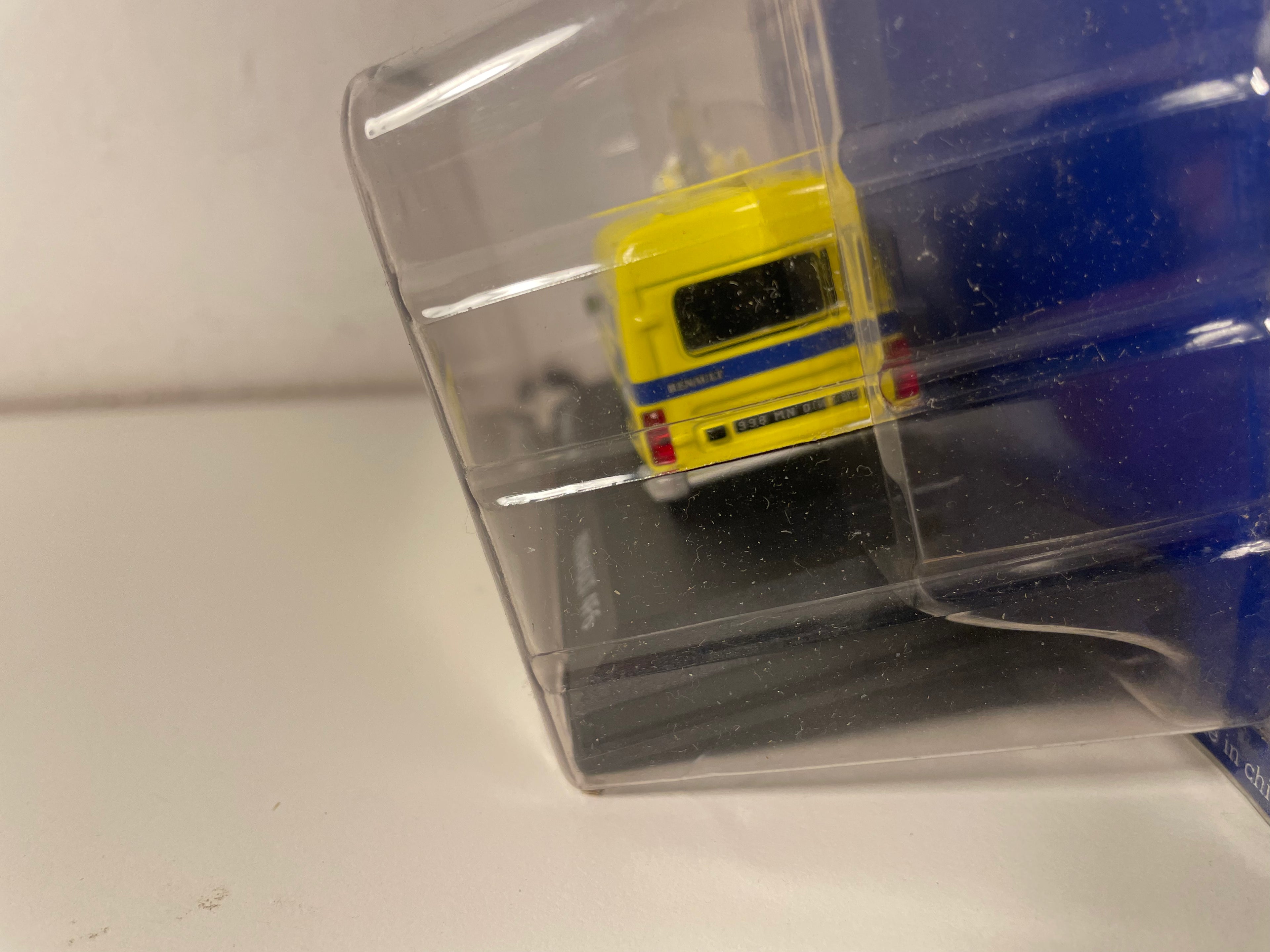 Renault 4F6 jaune MICHELIN