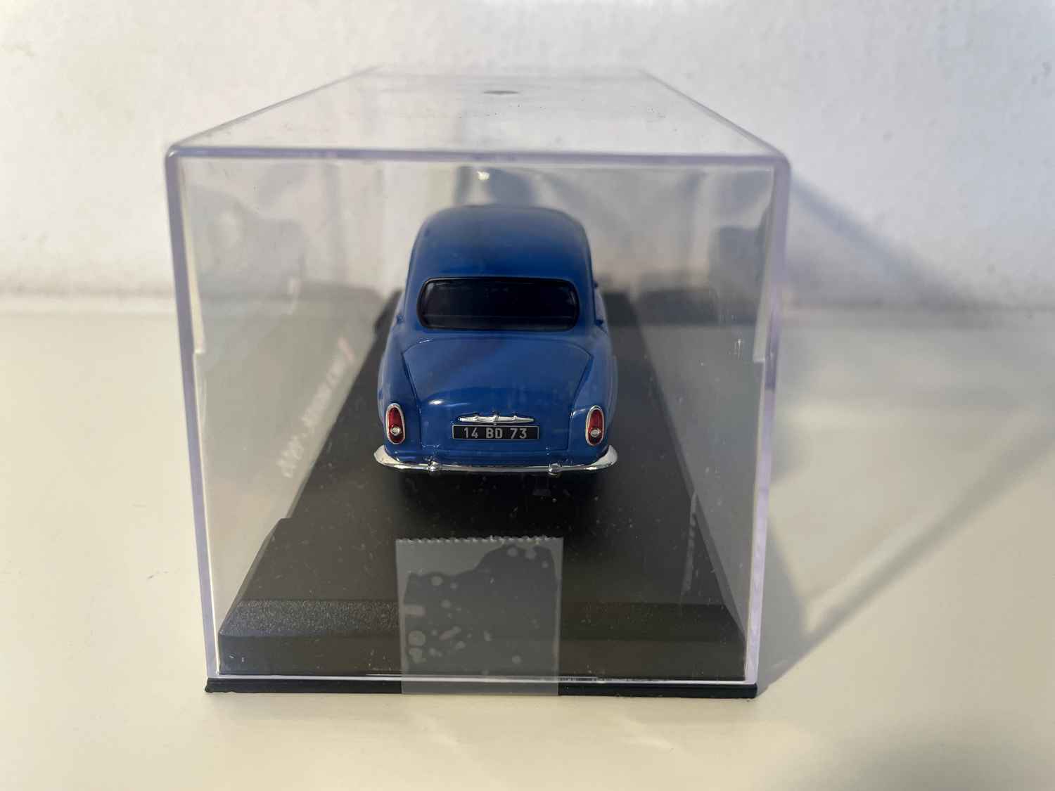 SIMCA Aronde azul de 1955 (Auto Plus)