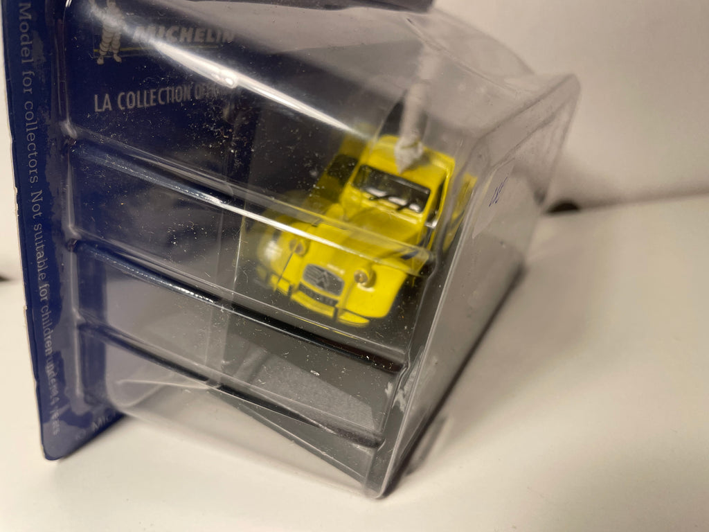 Citroën 2 CV pick-up jaune avec pneux MICHELIN