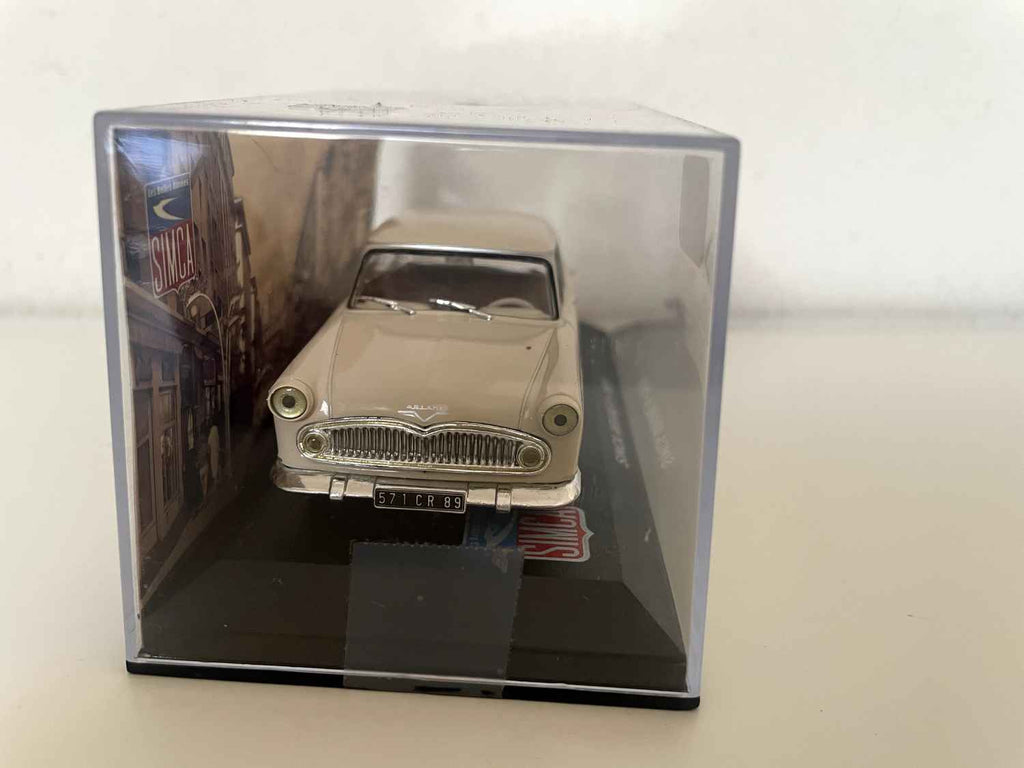 SIMCA Ariane 4 beige vun 1959