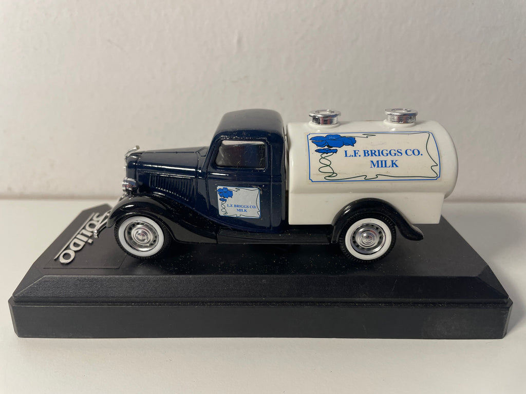 Ford V8 lechero azul y cisterna blanca de 1936 - Solido referencia 4440