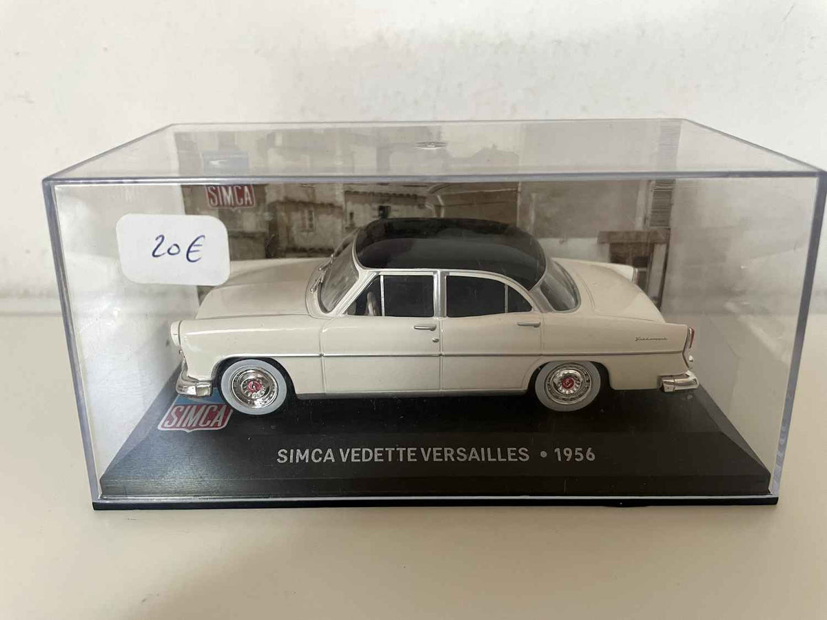 SIMCA Vedette Versailles blanc cassé et toit noir de 1956