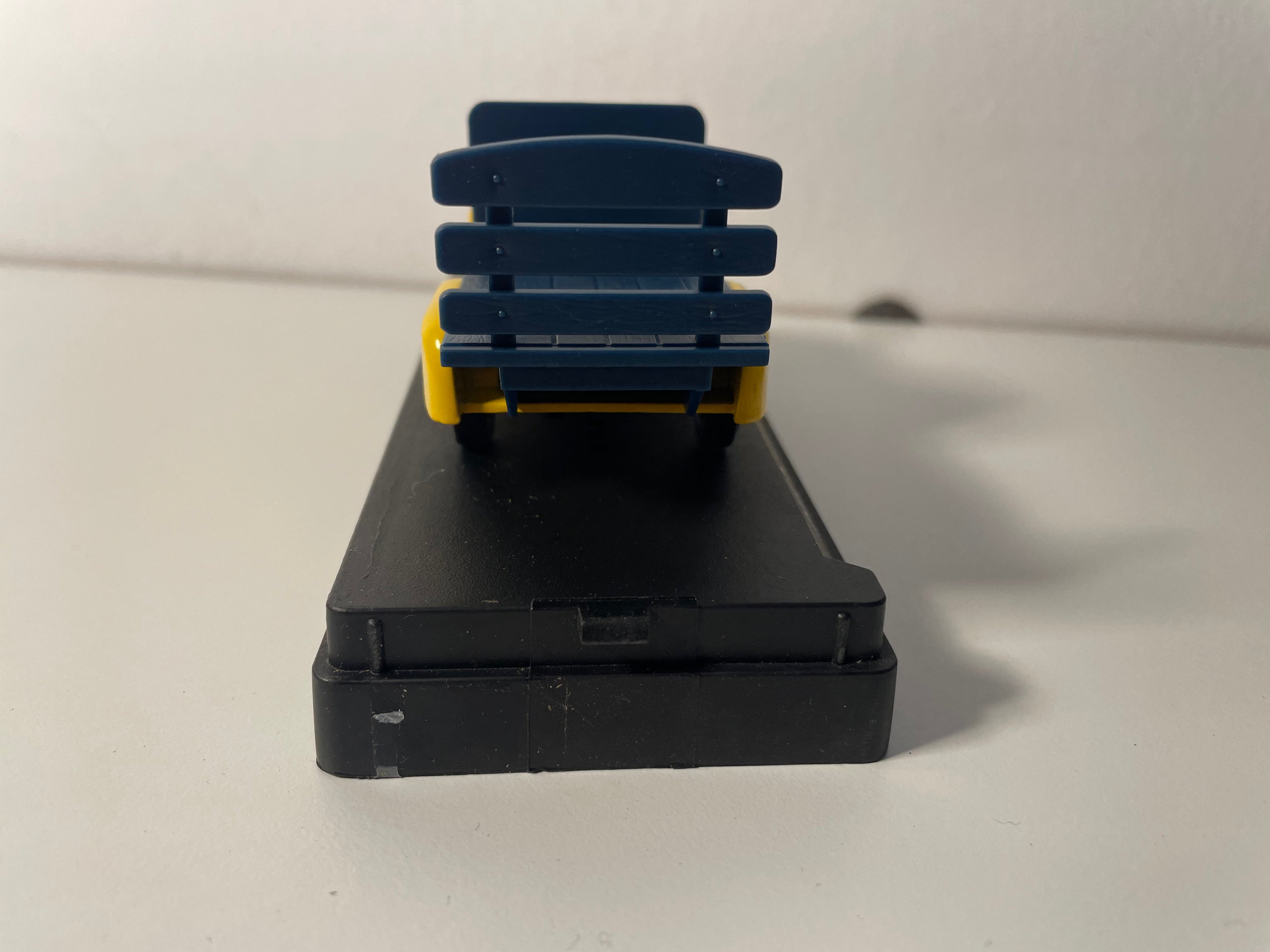 Dodge Flatbed Yellow and Blue - Solido Reference 4430