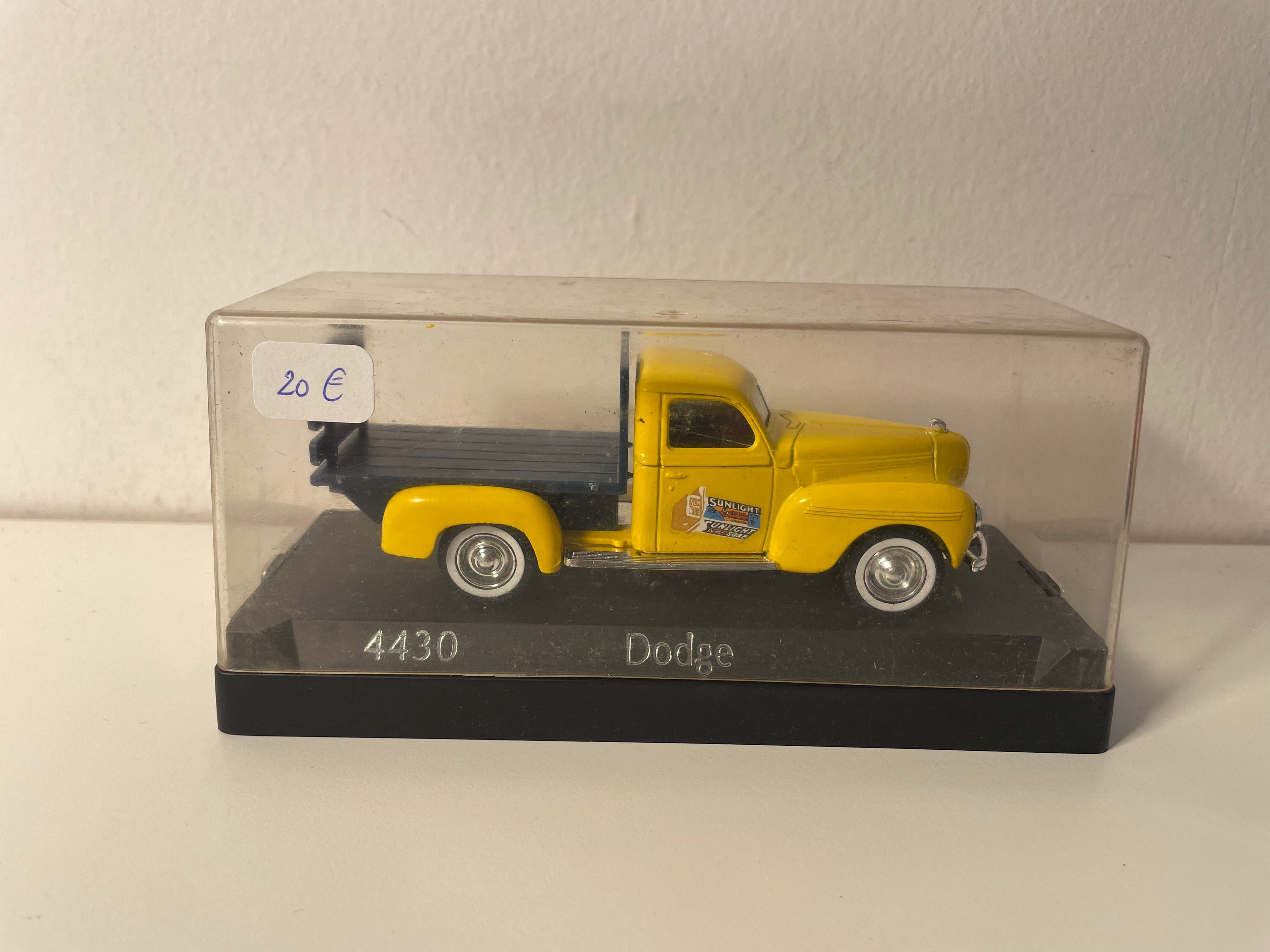 Dodge Flatbed Yellow and Blue - Solido Reference 4430