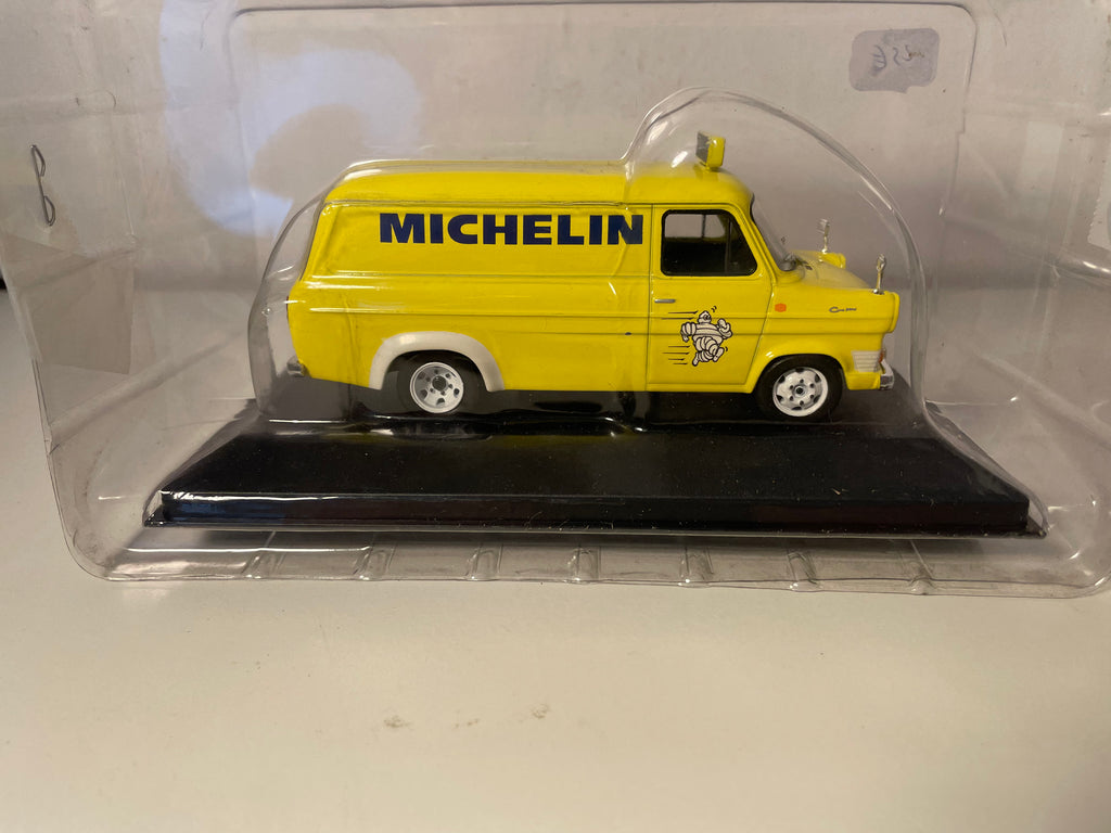 Ford Transit jaune MICHELIN