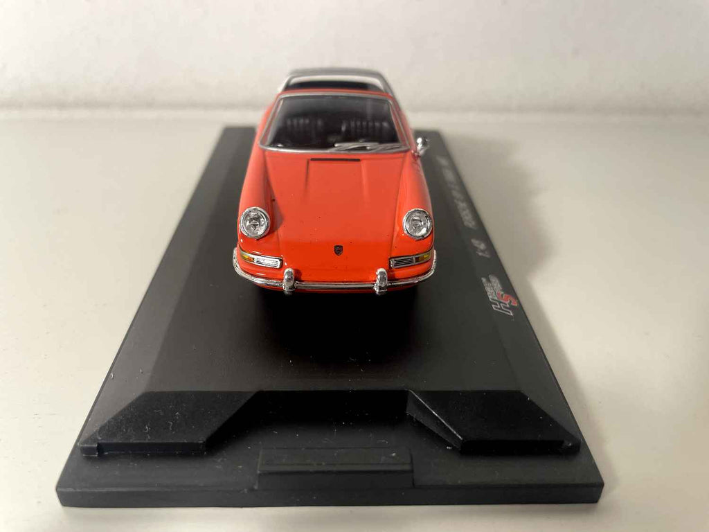 Porsche 911 S Targa orange de 1967 (Tauxycars)