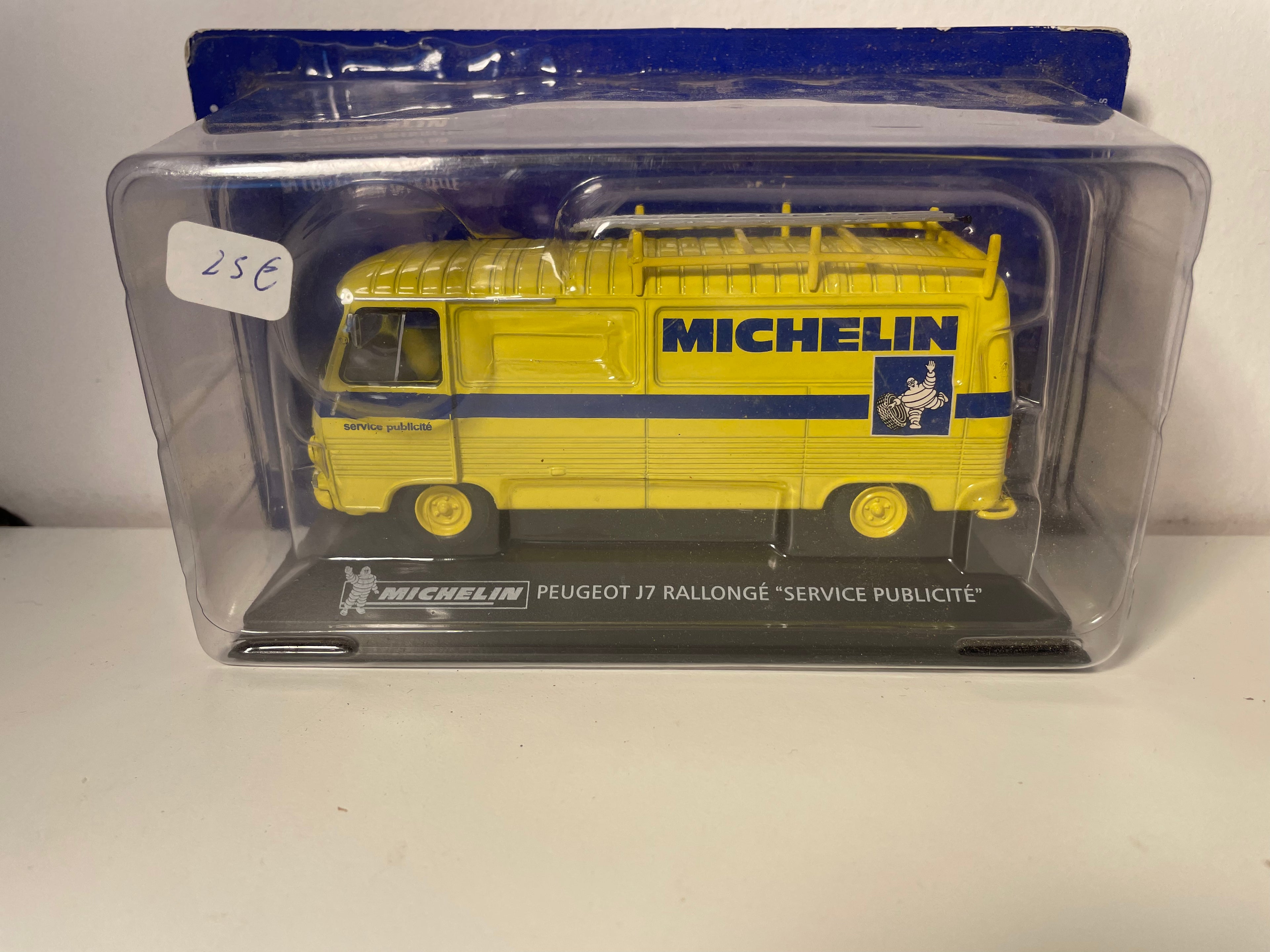 Peugeot J7 extended service MICHELIN advertising