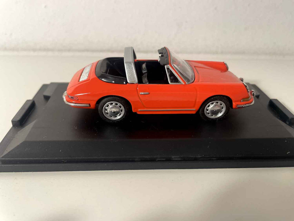 Porsche 911 S Targa orange de 1967 (Tauxycars)