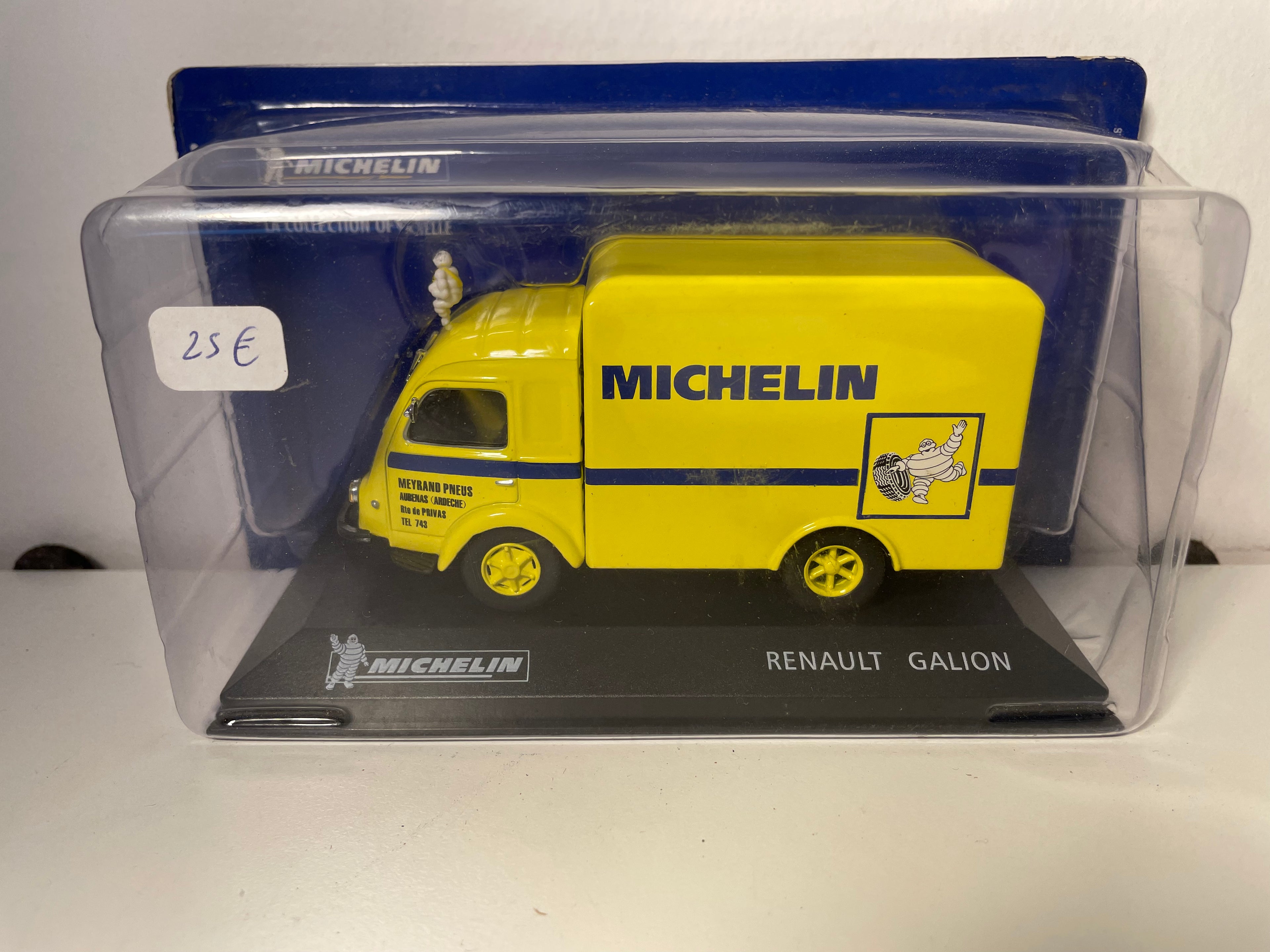 MICHELIN yellow Renault Galion