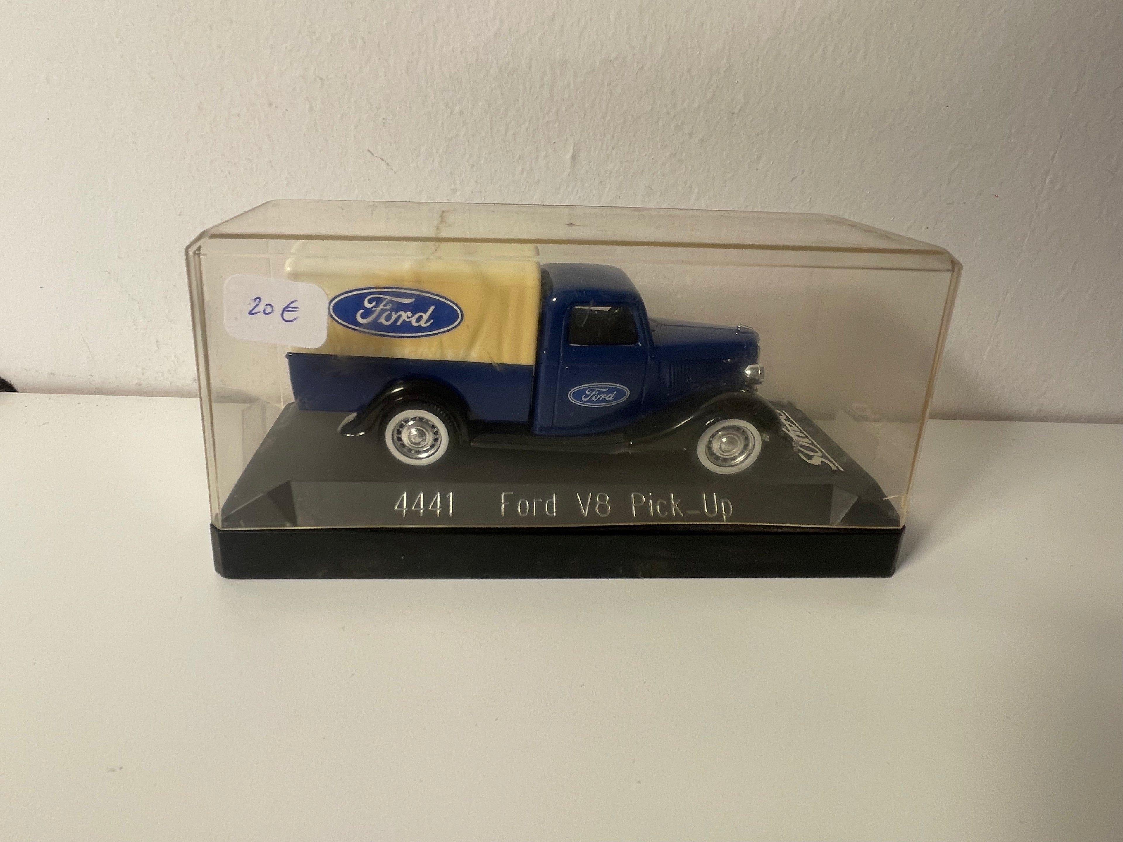 Ford V8 pick-up azul con lona - Solido referencia 4441 (lona descolorida)