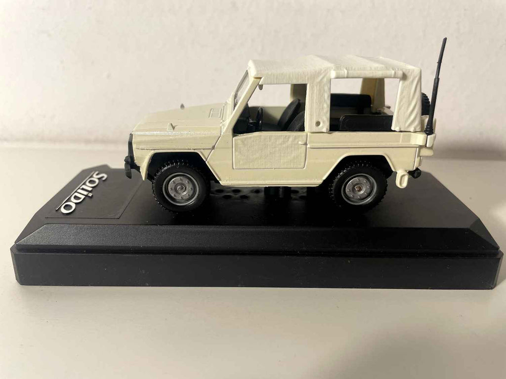 Peugeot P4 blanc cassé/beige clair? - Solido référence 1859
