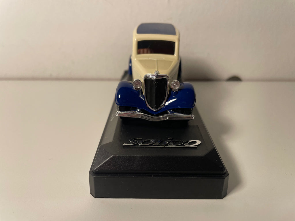Ford Panel Truck bege e azul com publicidade PEPSI-COLA - Solido referência 99057 (com caixa de papelão)