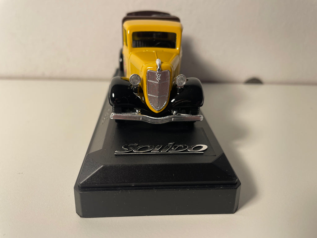 Ford Plateau Gelb und Schwarz von 1936 (Dunlop-Werbung) mit Reifen - Solido Referenz 4443 (mit Kartonverpackung)