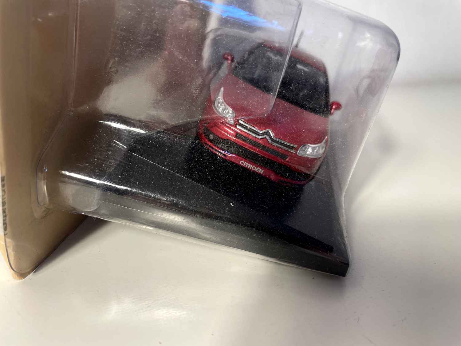 Citroën C4 Coupé rouge foncé de 2004