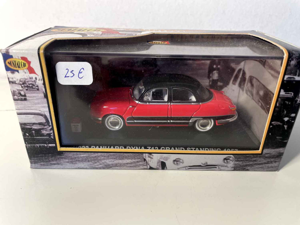 Panhard Dyna Z12 Grand Standing rouge et toit noir de 1957 - NOSTALGIE référence N023