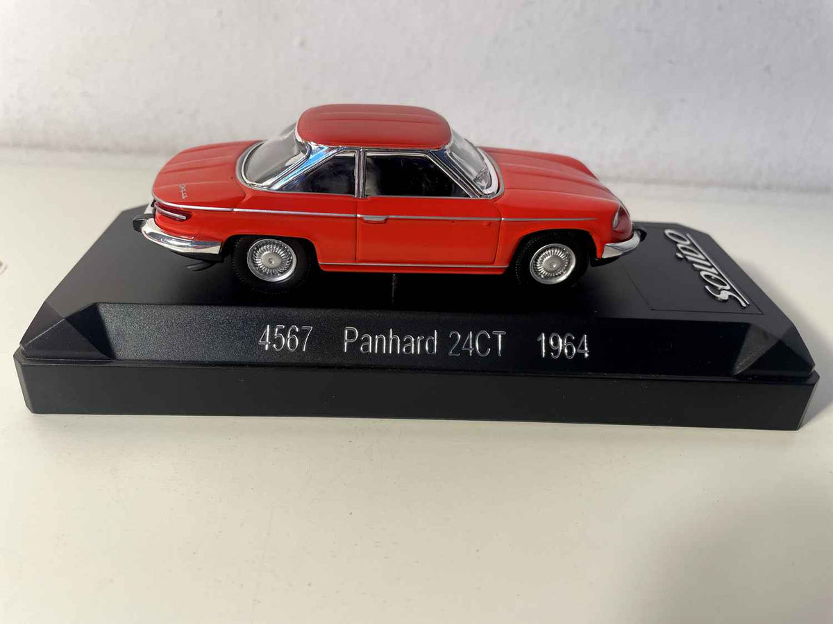 Panhard 24CT rout vun 1964 (Solido Referenz 4567)