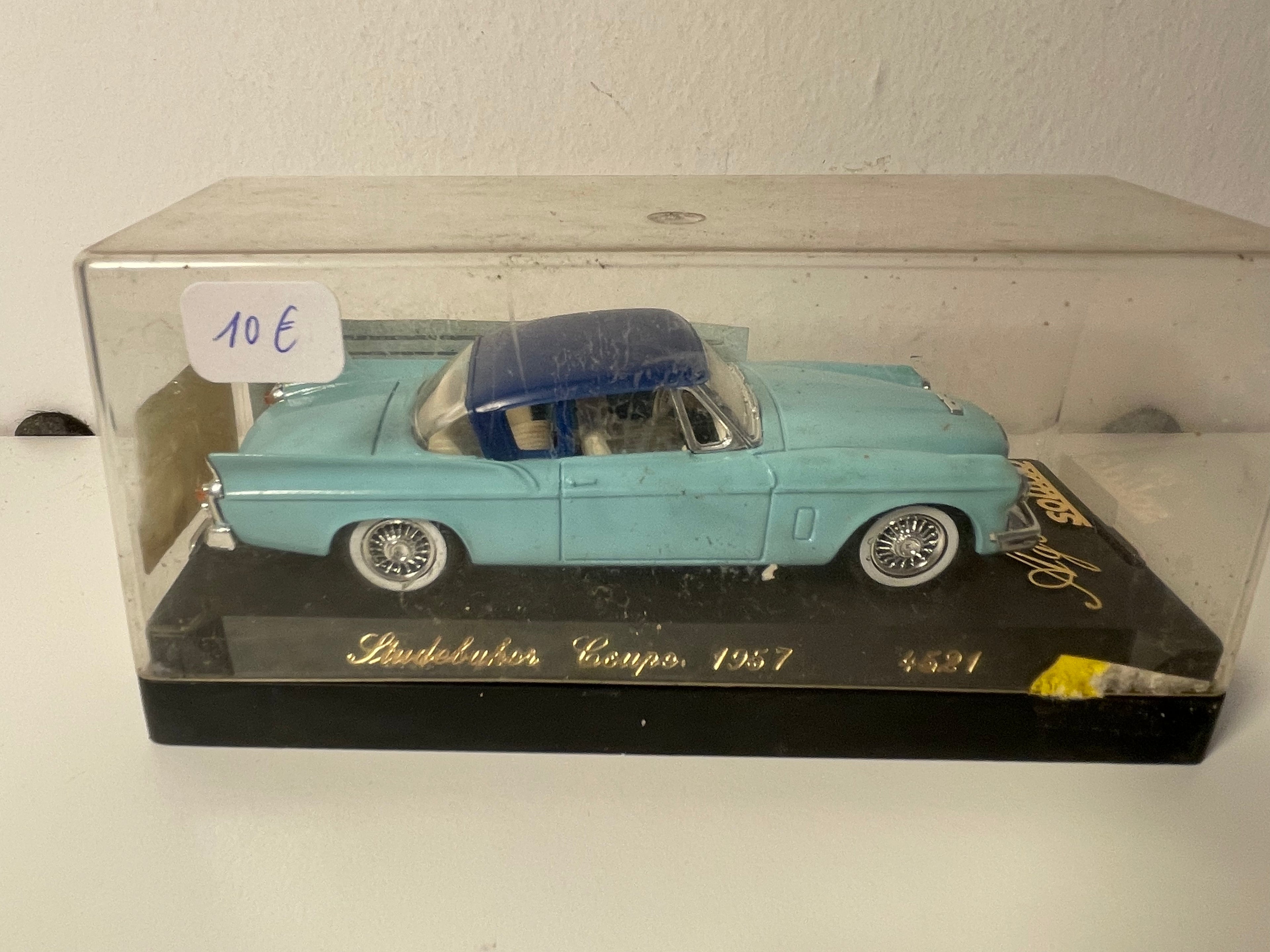 Studebaker coupé azul de 1957 - Solido referencia 4521