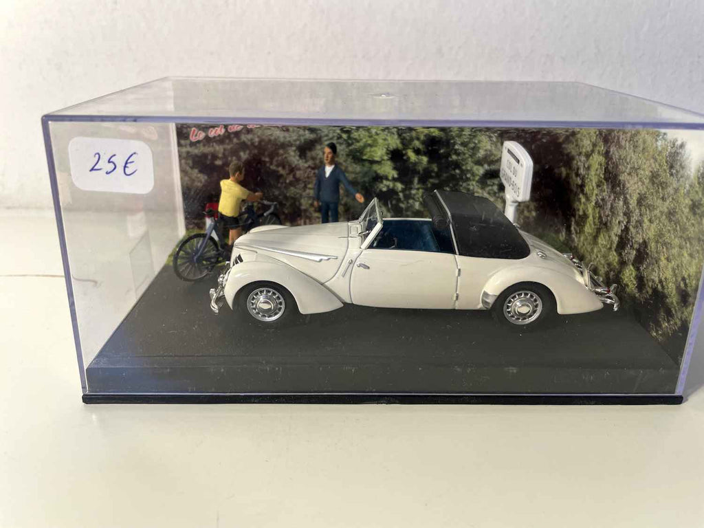 Rosengart Super Traction blanc cassé/beige pâle? - La Nationale 7 - la route bleue