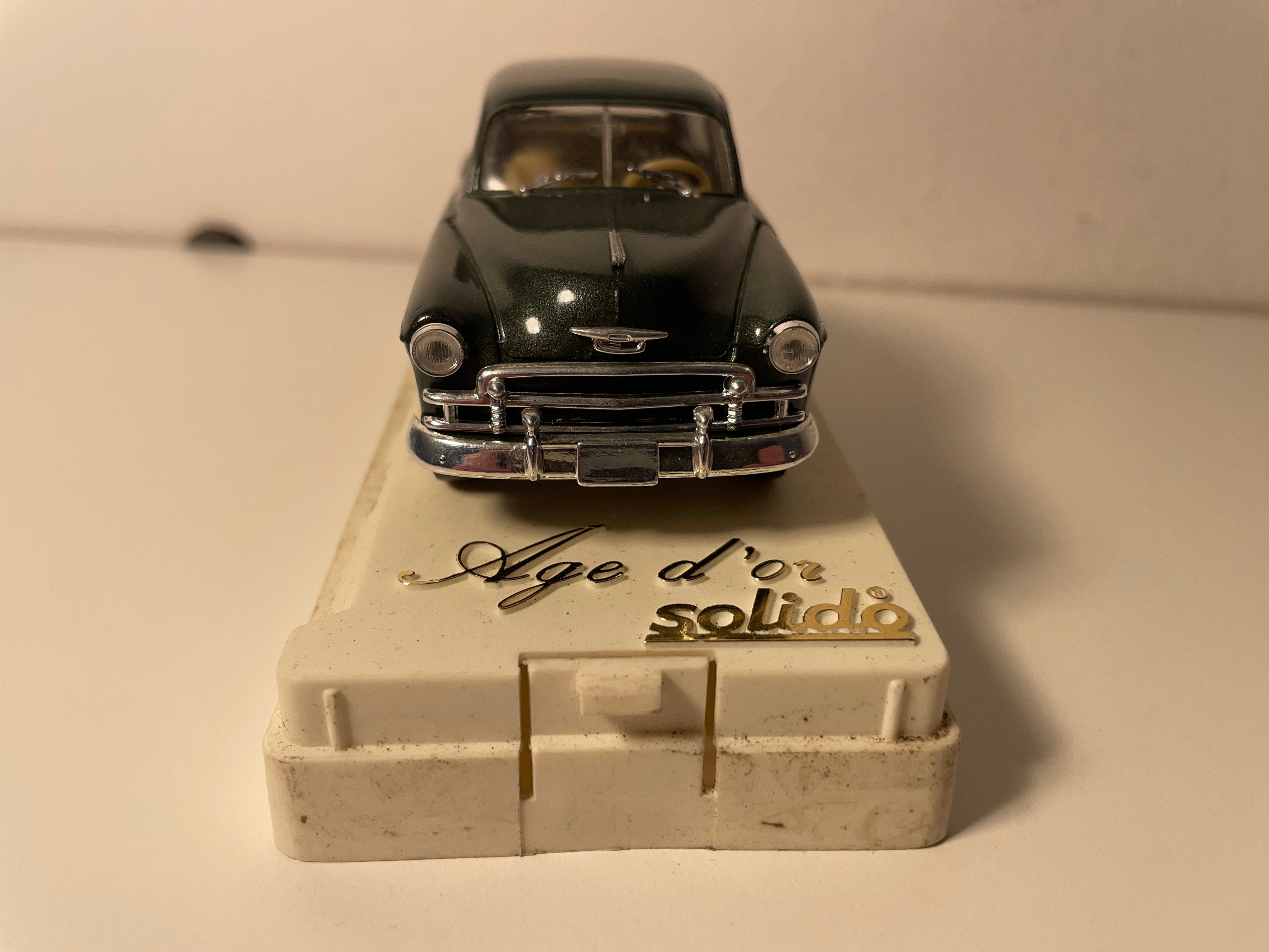 Chevrolet Sedan verte de 1950 - Solido référence 4508 (voiture américaine)