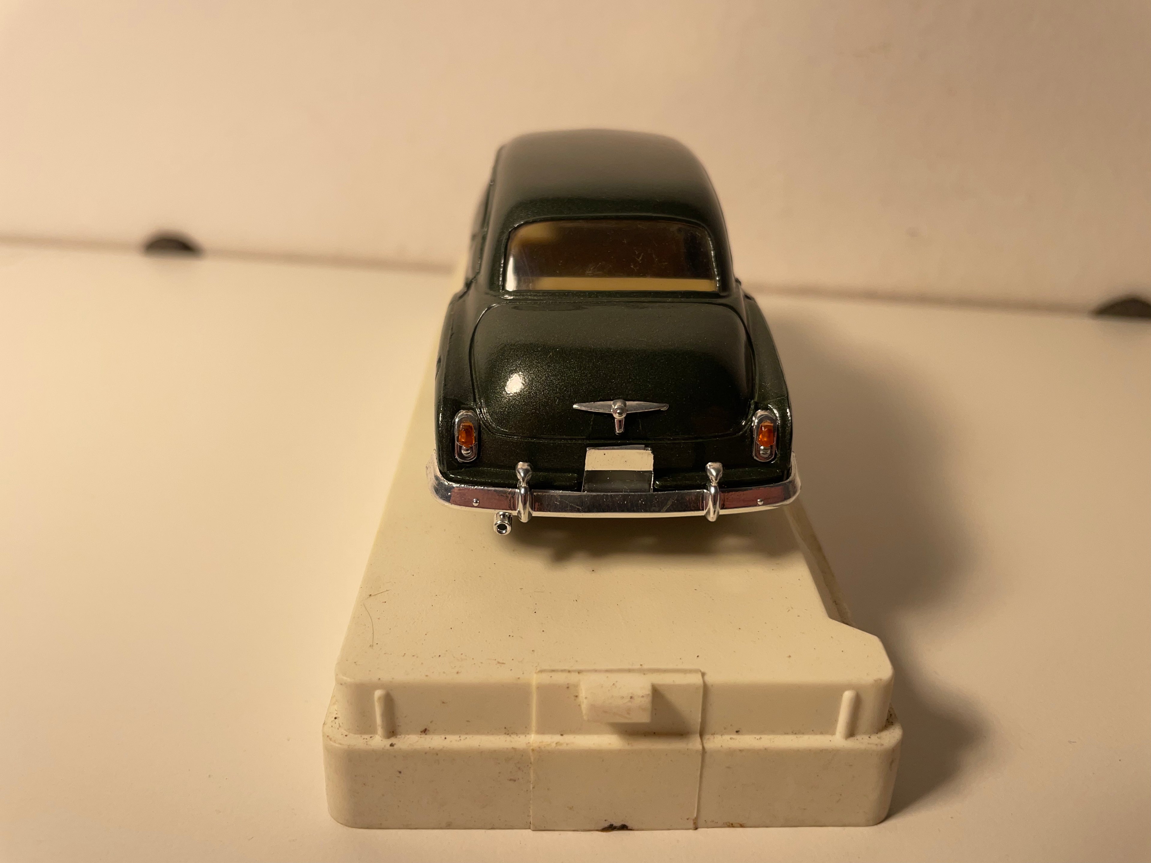 Chevrolet Sedan verte de 1950 - Solido référence 4508 (voiture américaine)