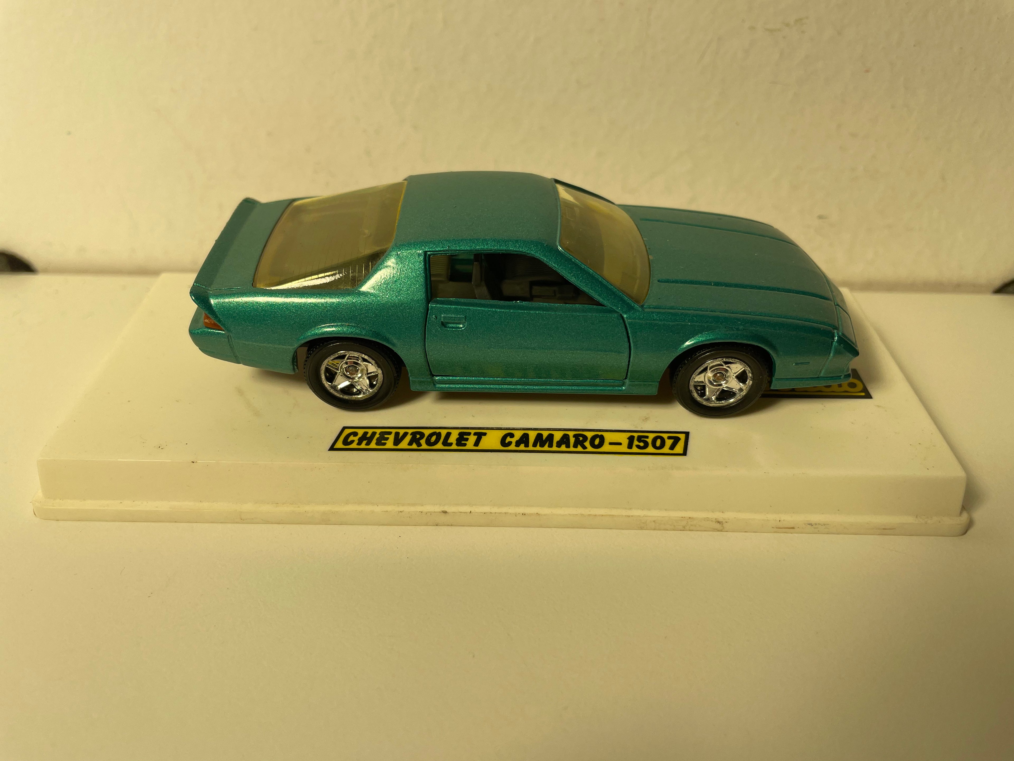 Chevrolet Camaro zielona - Solido nr 1507