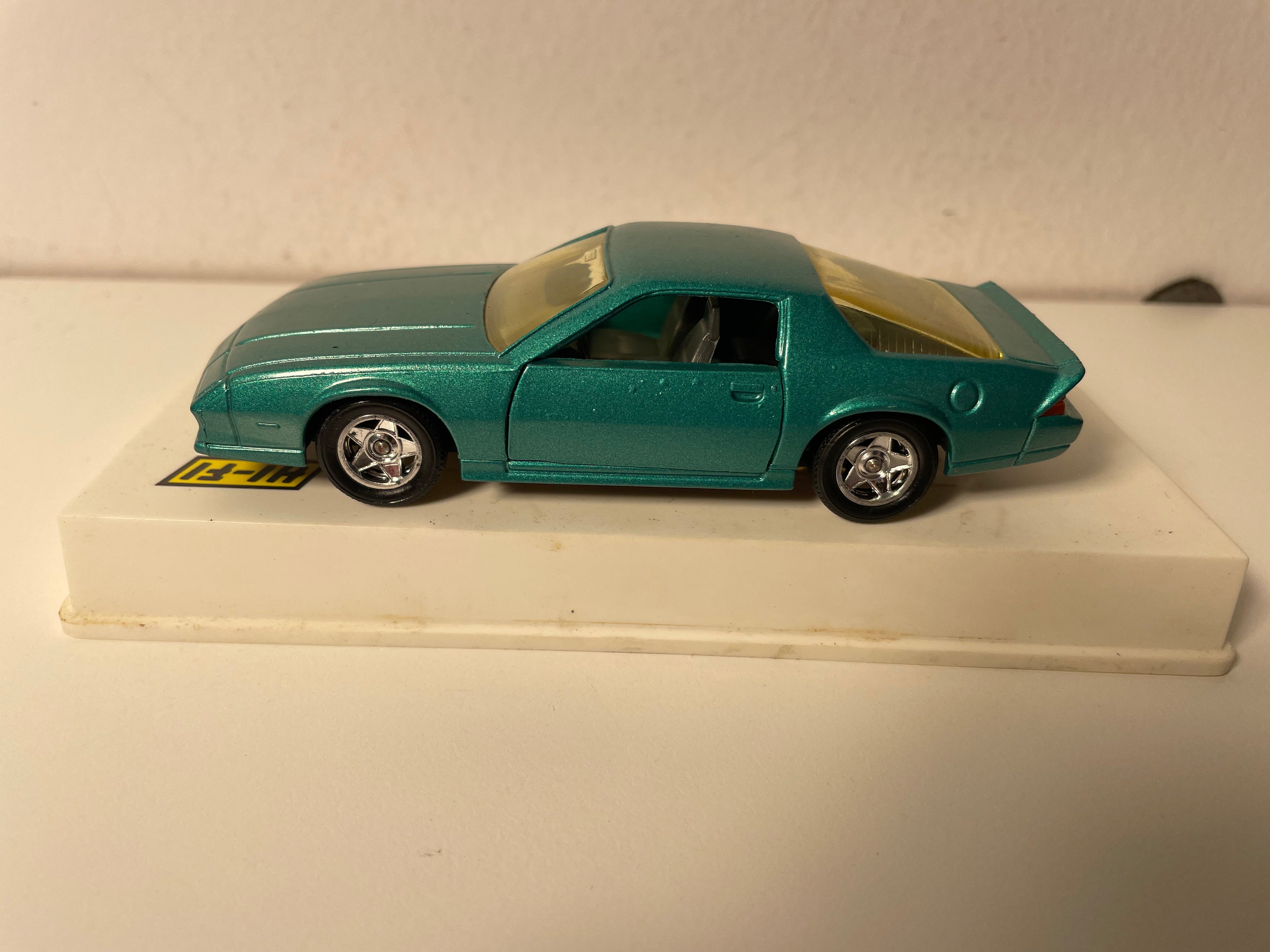 Chevrolet Camaro zielona - Solido nr 1507