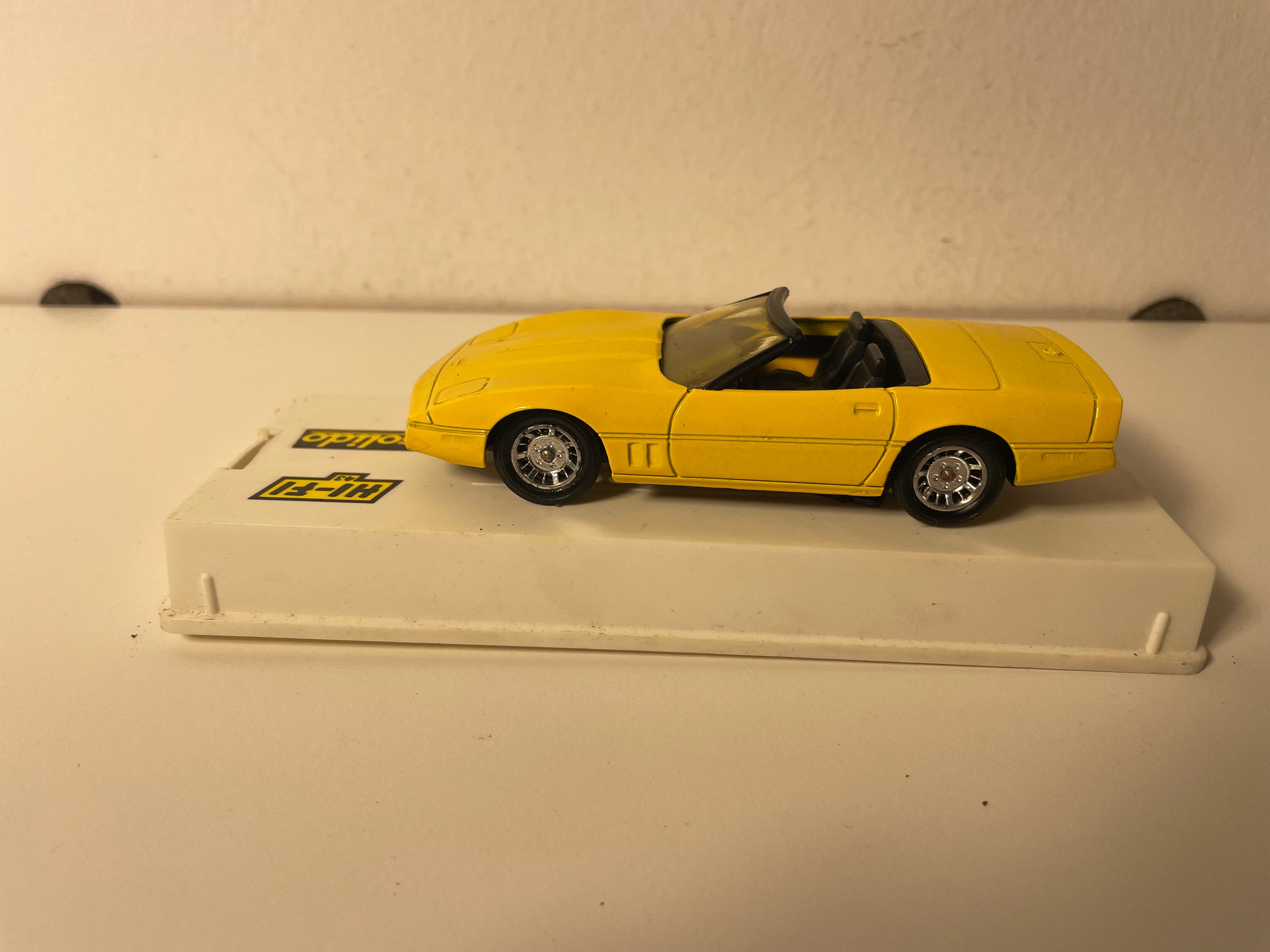 Chevrolet Corvette cabriolet żółty - Solido numer 1514