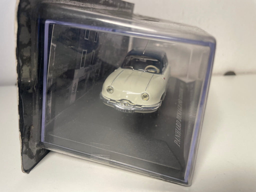 Panhard Dyna Grand Standing en blanco roto y gris de 1958