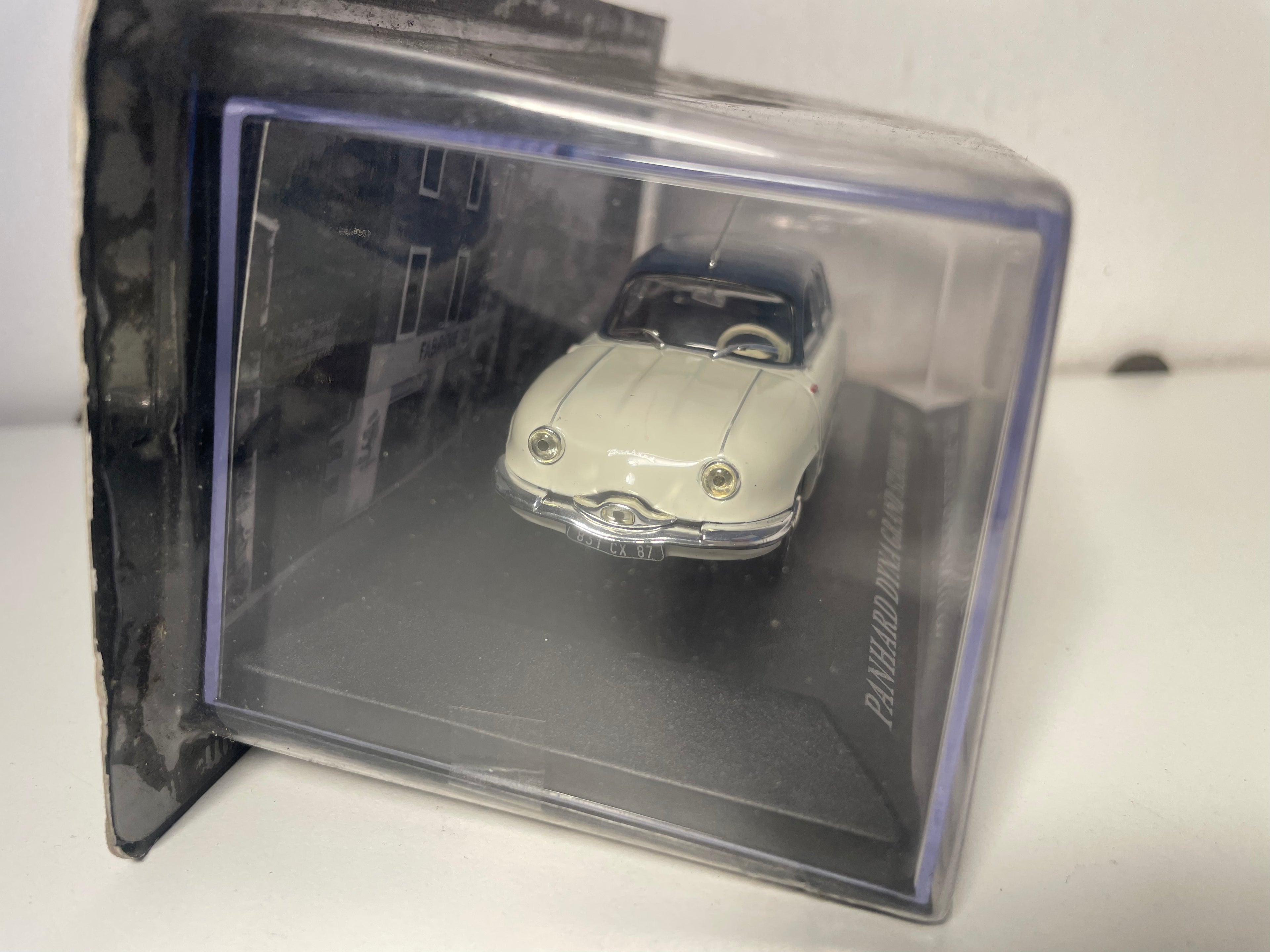 Panhard Dyna Groussstänn offwäiss a gro vun 1958