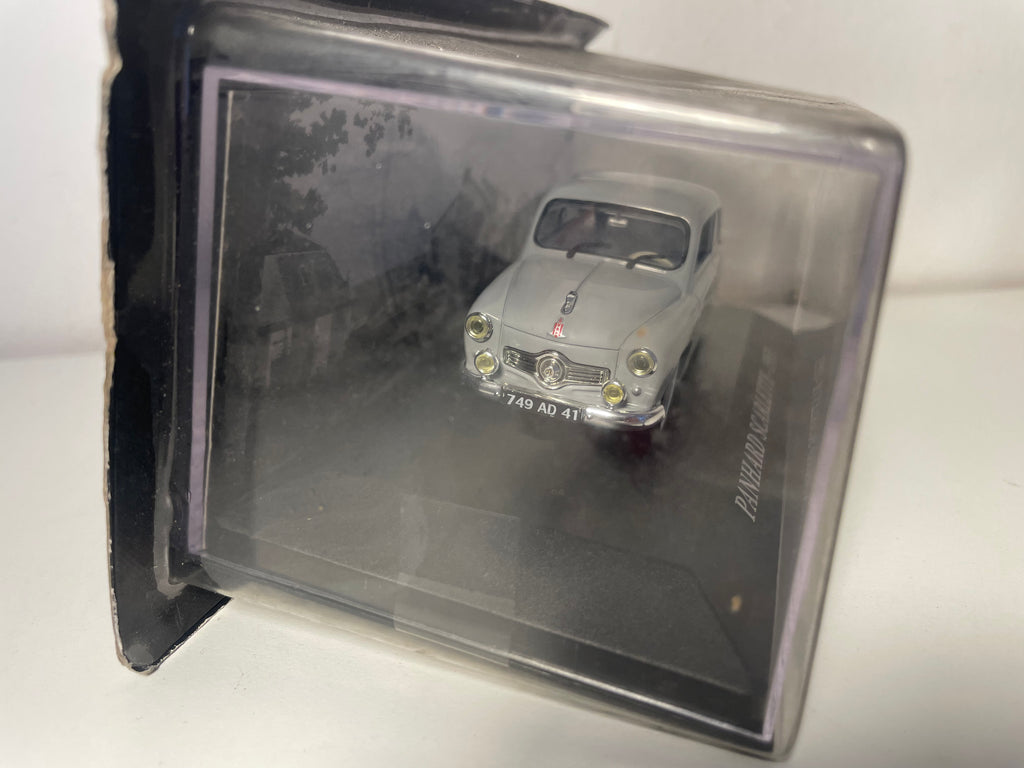 1953 szary Panhard Scarlette