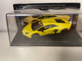 Lamborghini Aventador LP 720-4 50. Anniversaire giel vu 2013 (Logo riets op der Basis)