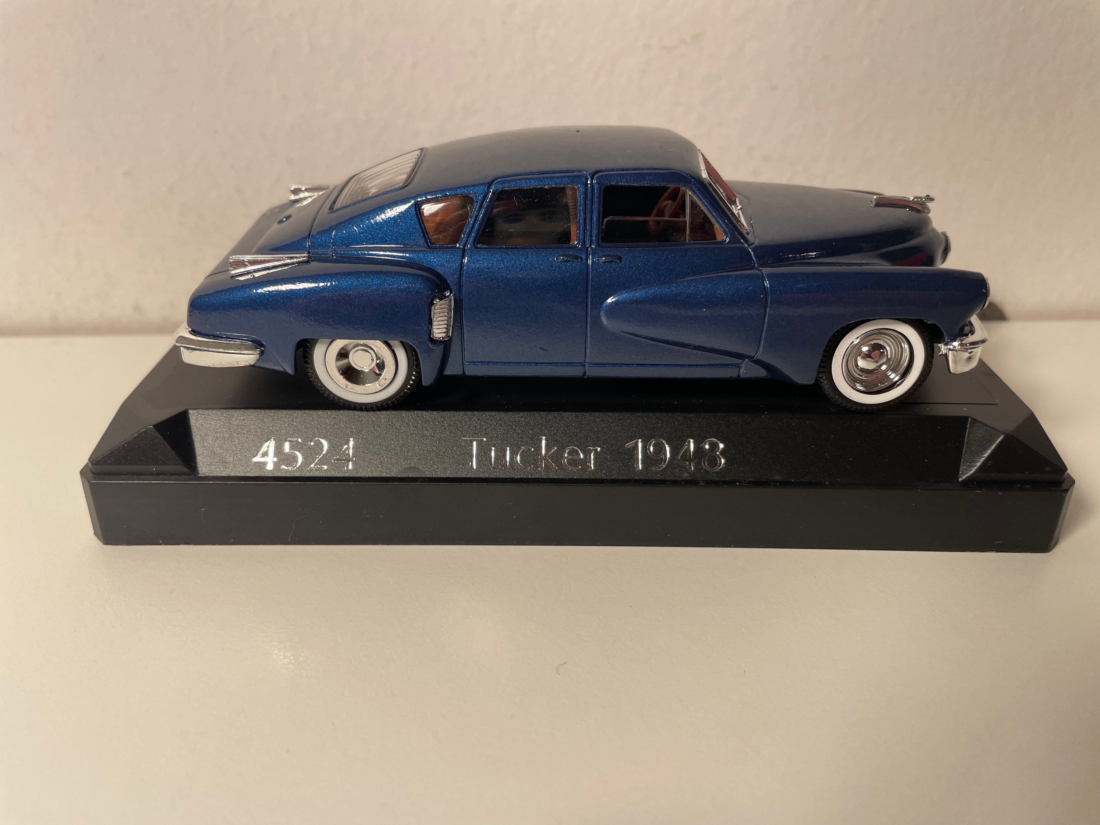 Tucker azul de 1948 - Solido referencia 4524