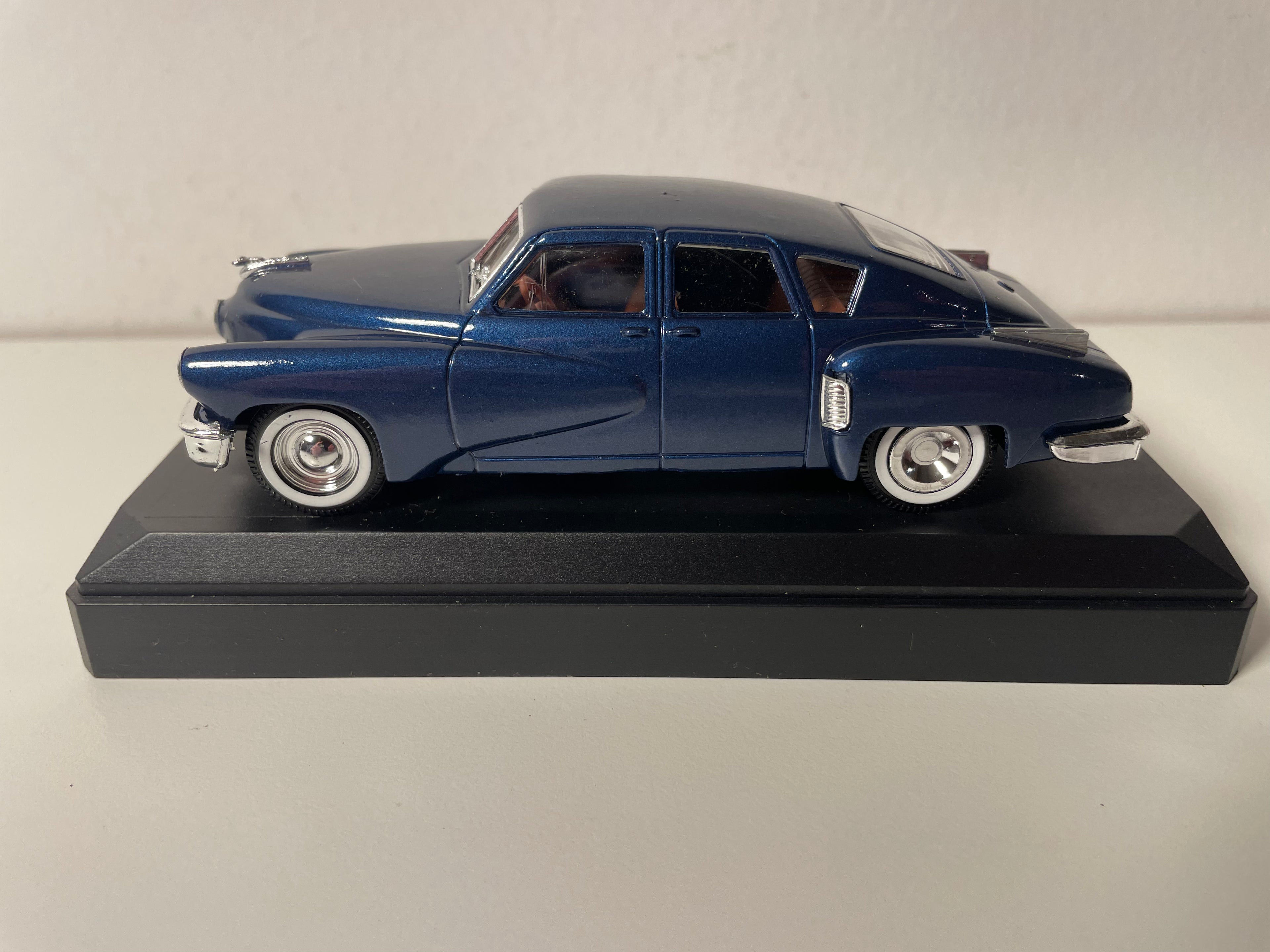 Tucker azul de 1948 - Solido referencia 4524
