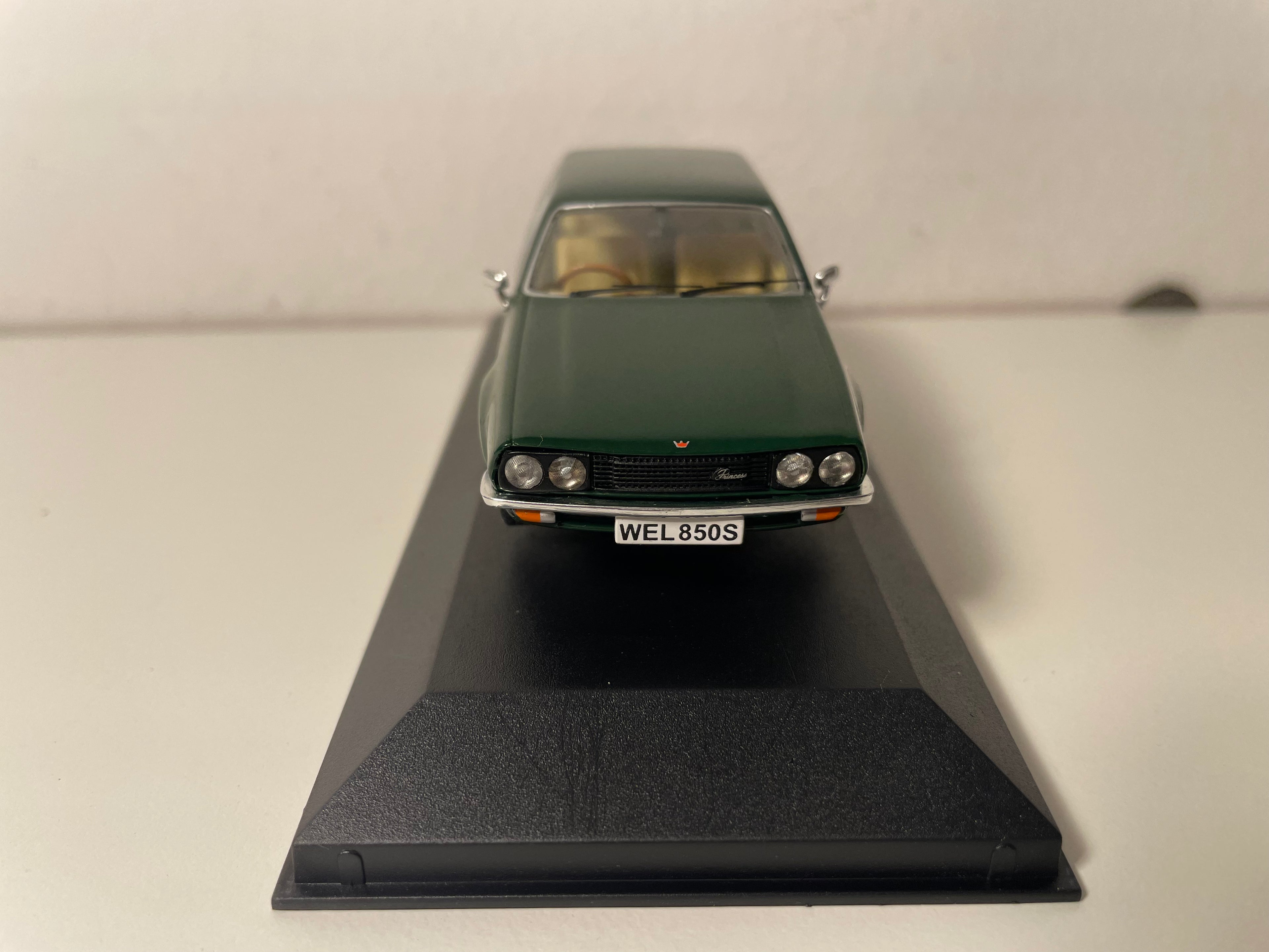 Austin Princess 1800 HL gréng - Vanguards - Corgi (amerikaneschen Auto)
