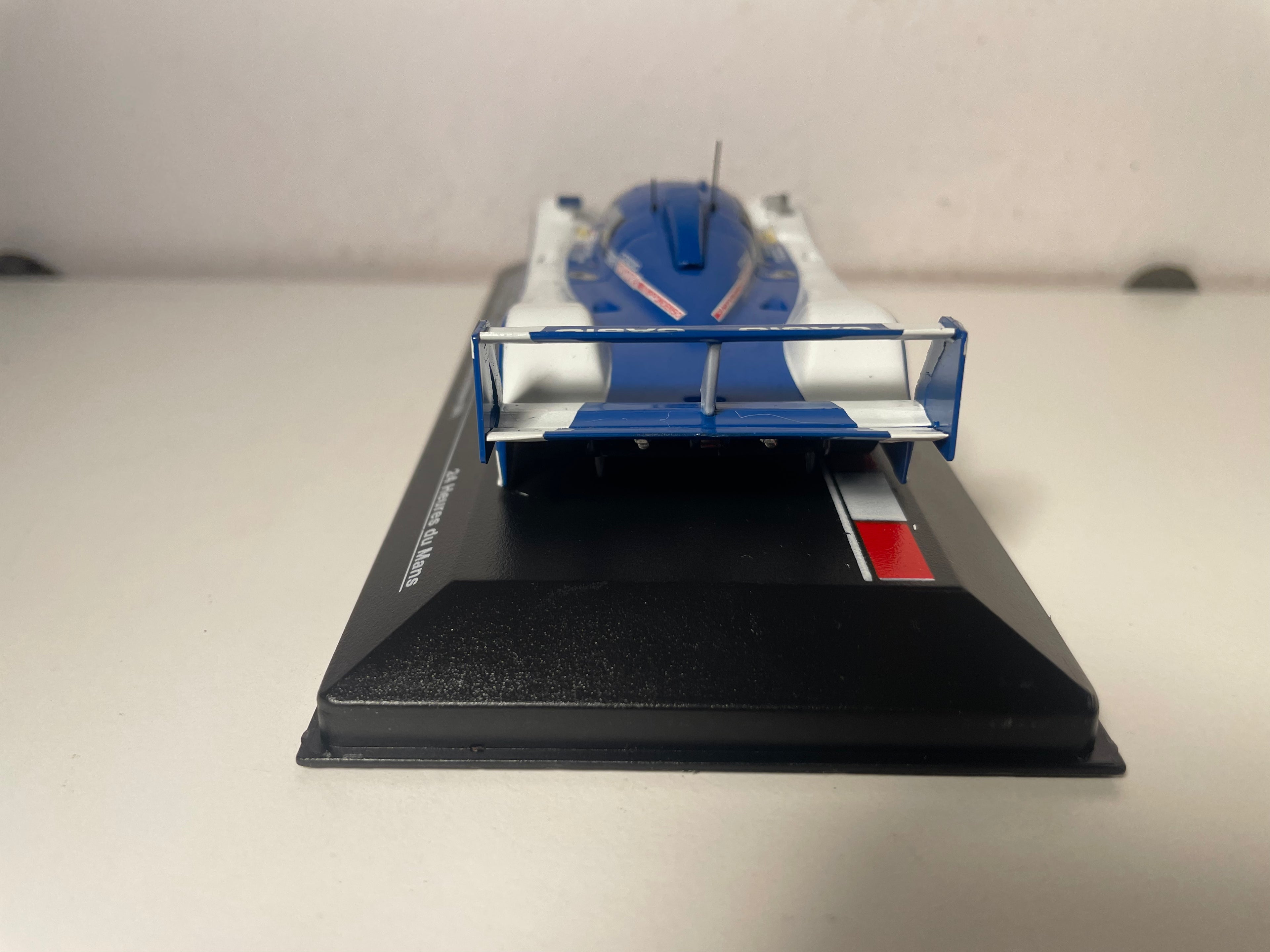 Toyota TS10 blau und weiß Nummer 33 - 24 Stunden von Le Mans 1992