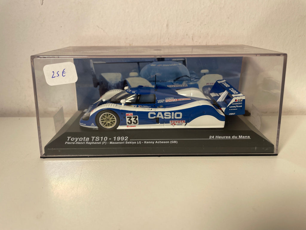 Toyota TS10 blau und weiß Nummer 33 - 24 Stunden von Le Mans 1992