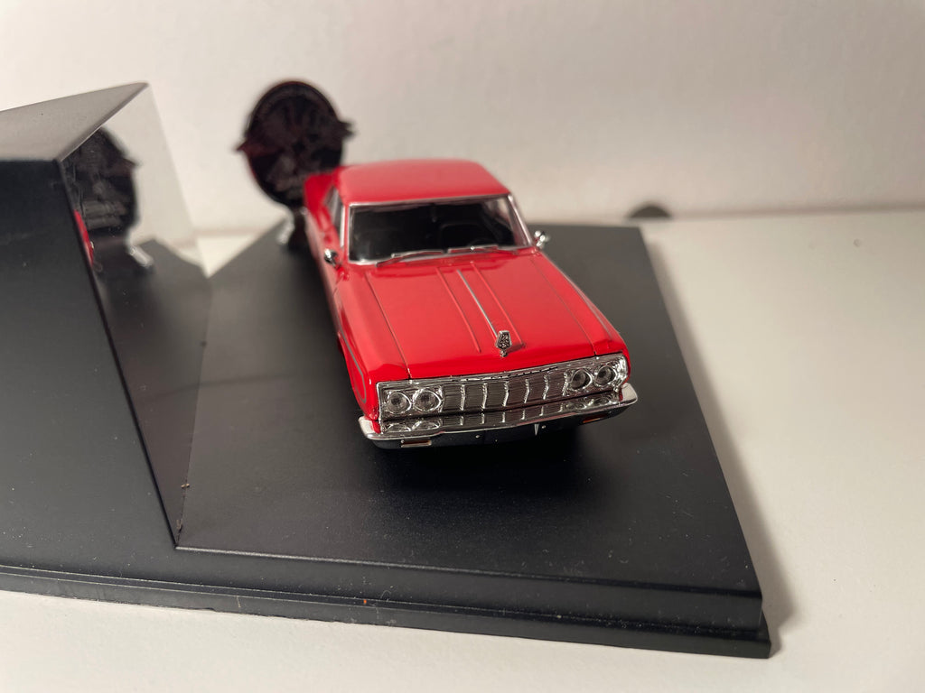 Plymouth Belvedere Vermelho de 1964 - Universal Hobbies (conjunto de caixa retangular (carro americano))