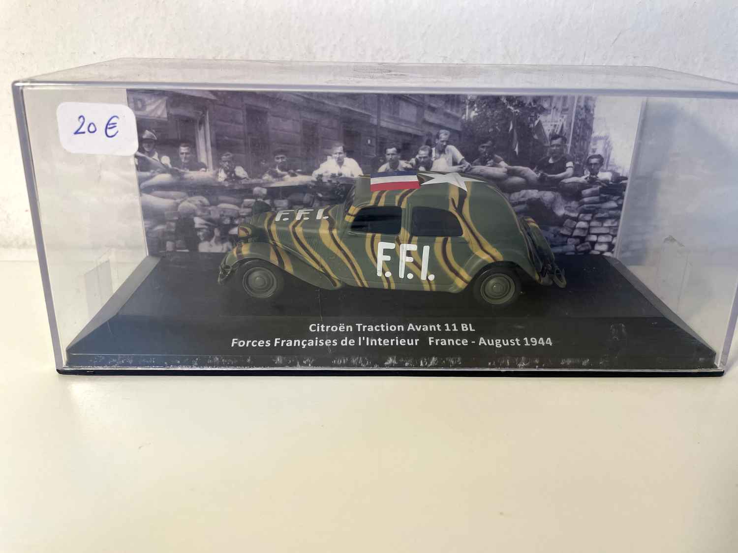 Militair voertuig Citroën voorwielaandrijving 11BL (FFI Franse Binnenlandse Strijdkrachten Frankrijk 1944)