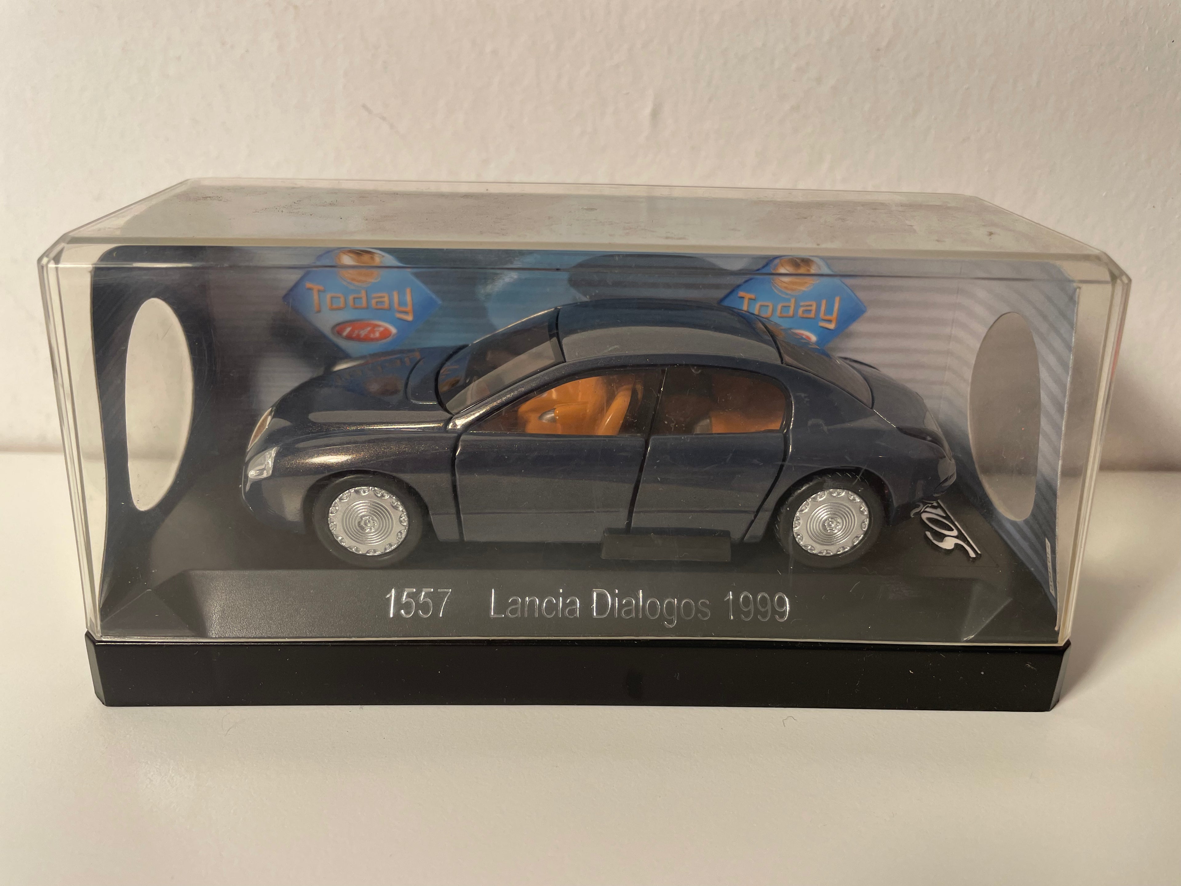 1999 Donkerblauwe Lancia Dialogos - Solido Referentie 1557