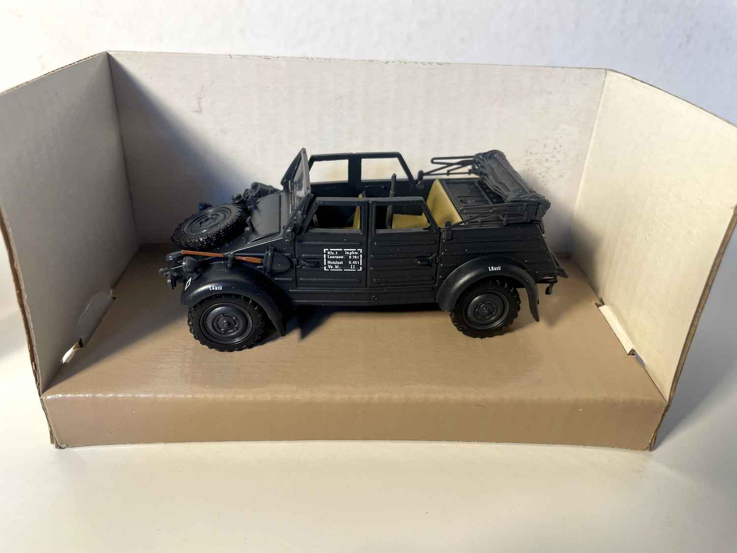 Coche miniatura Volkswagen Kübelwagen - Cararama