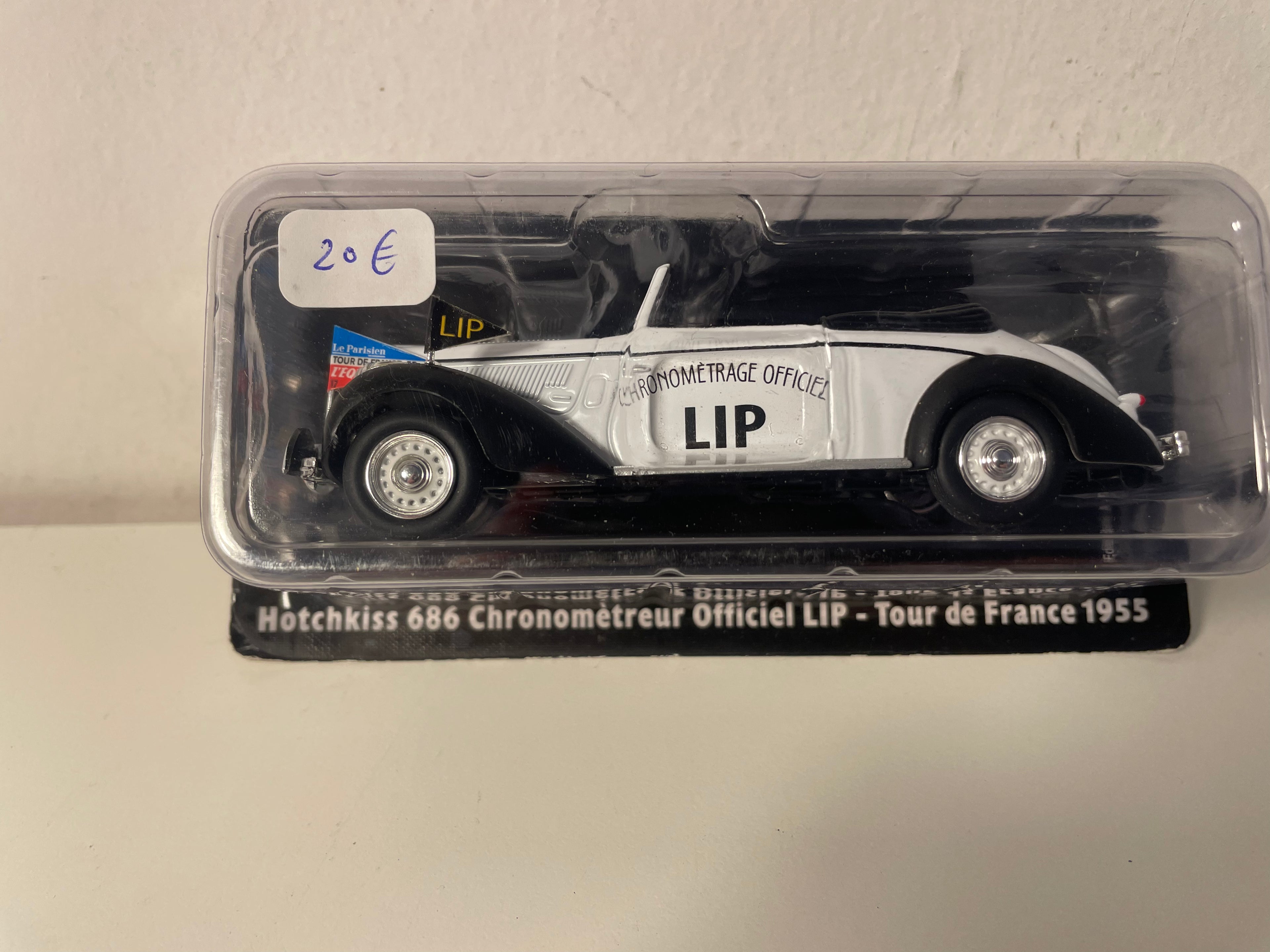 Hotchkiss 686 blanche et noire "Chronométreur officiel LIP" Tour de France 1955