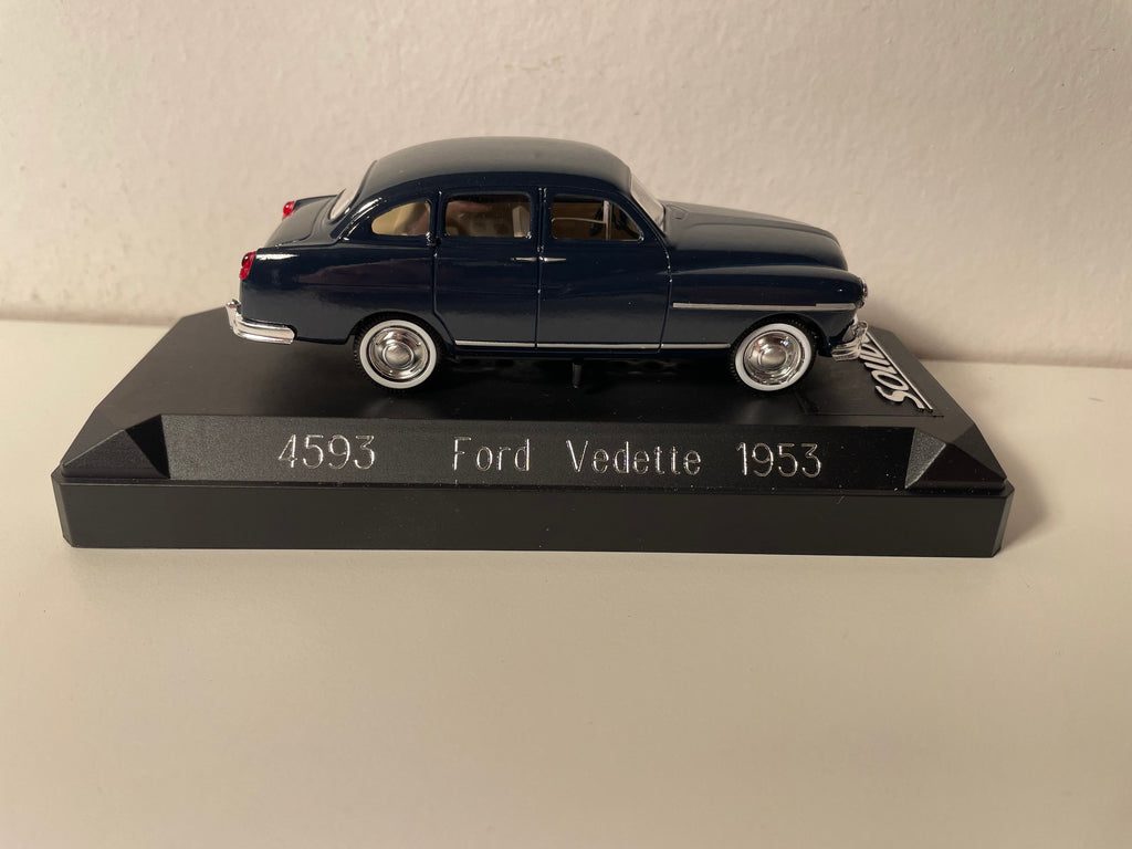 Ford Vedette ciemnoniebieska z 1953 roku - Solido numer 4593