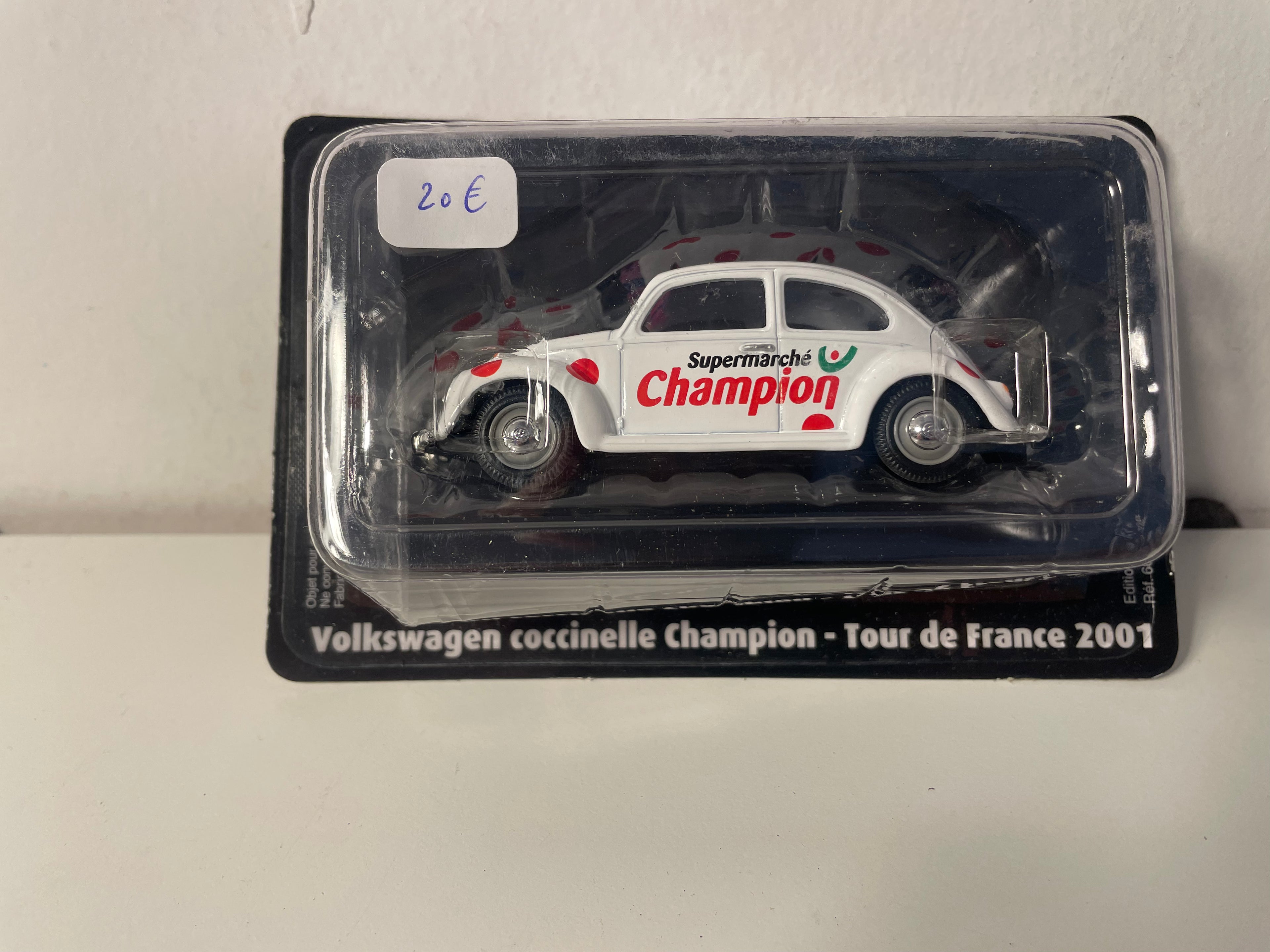 Volkswagen Coccinelle blanche "Supermarché Champion" Tour de France 2001
