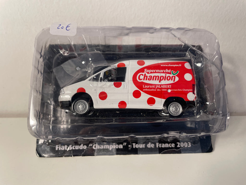 Fiat Scudo blanc et rouge "Champion" Tour de France 2003 (Rétroviseur côté conducteur à coller)